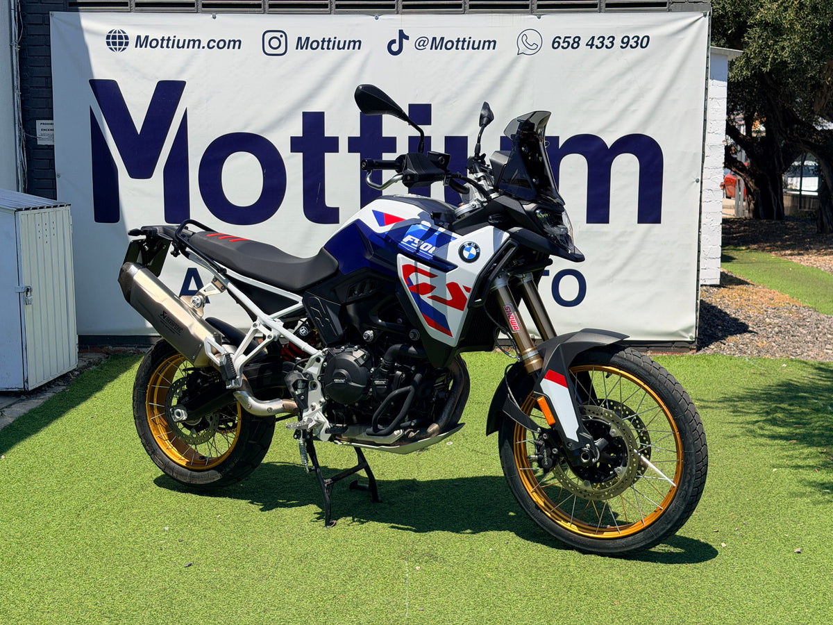 BMW F900GS