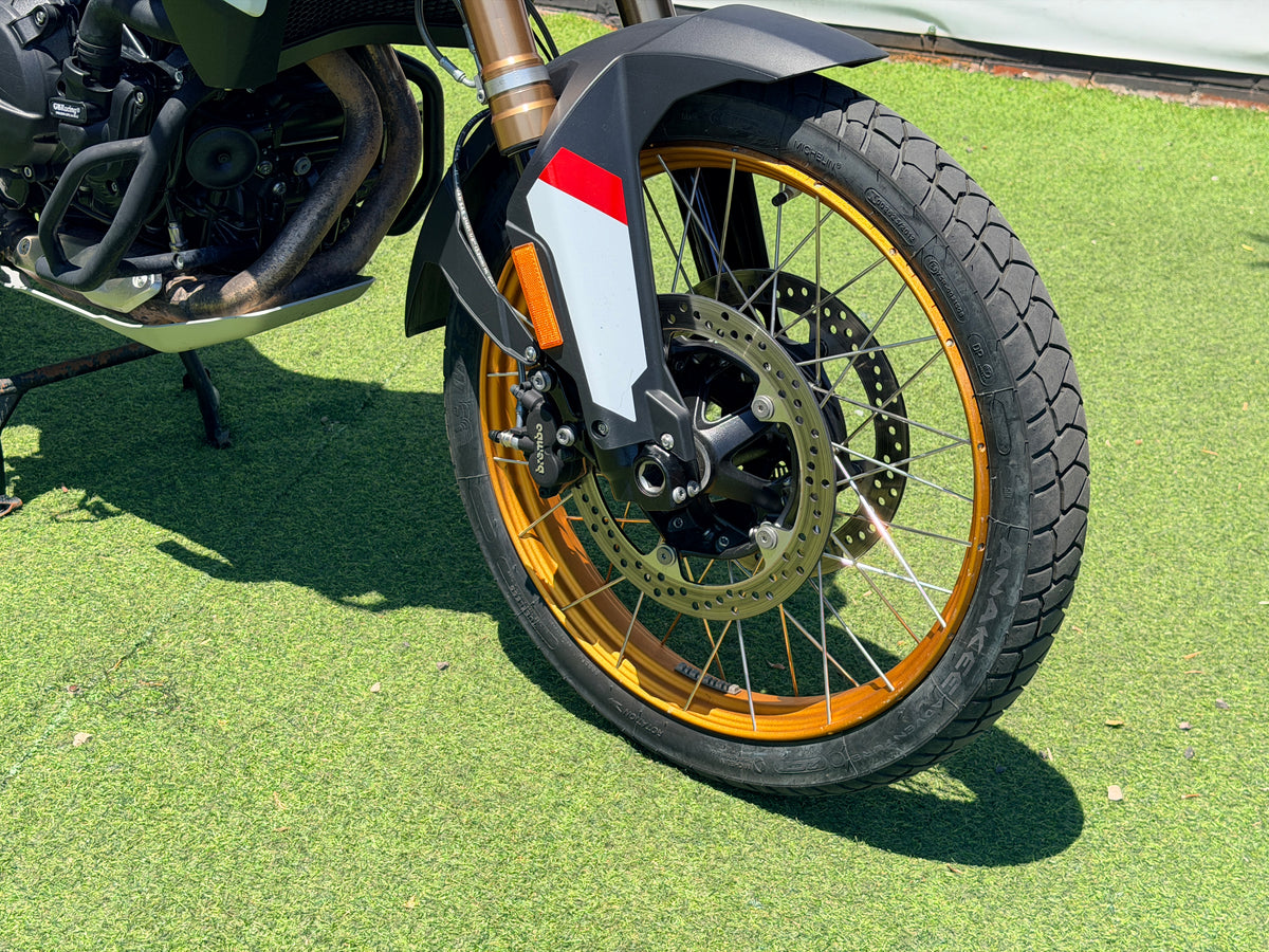 BMW F900GS