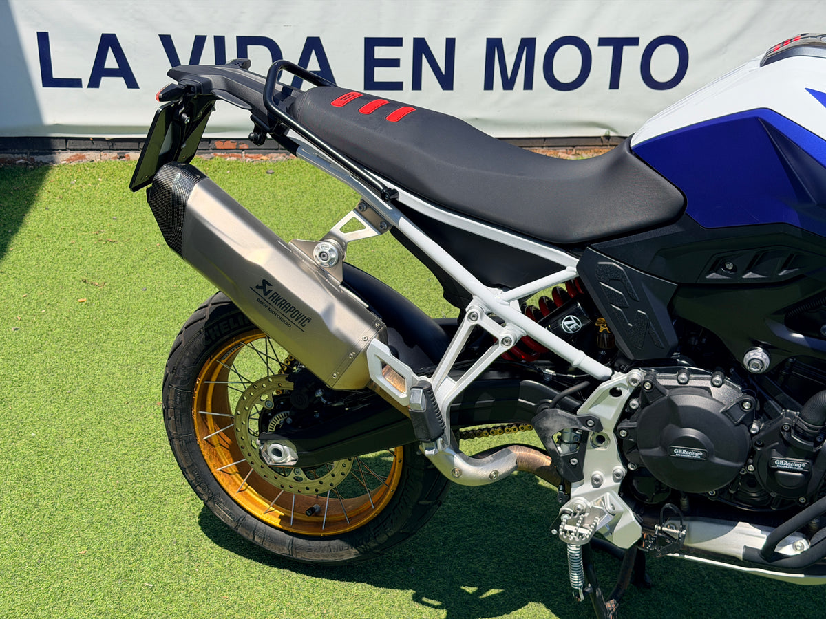 BMW F900GS