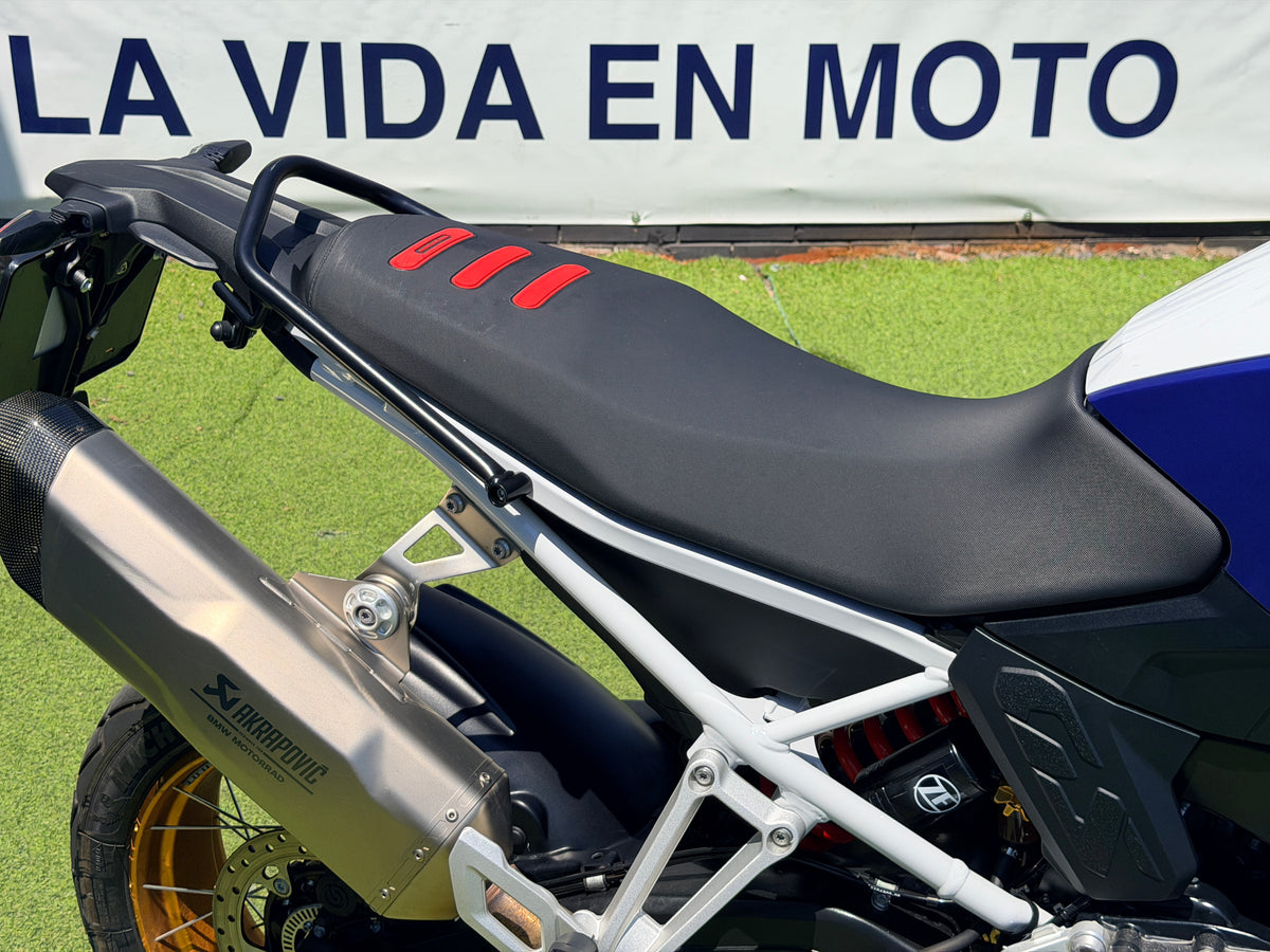 BMW F900GS