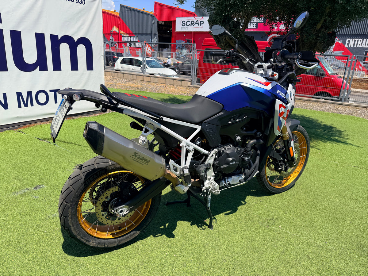 BMW F900GS