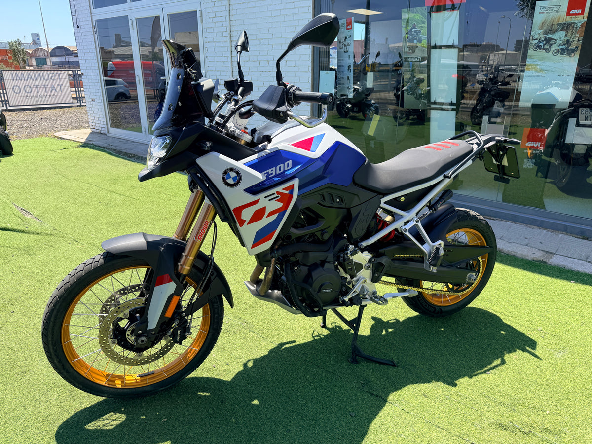 BMW F900GS