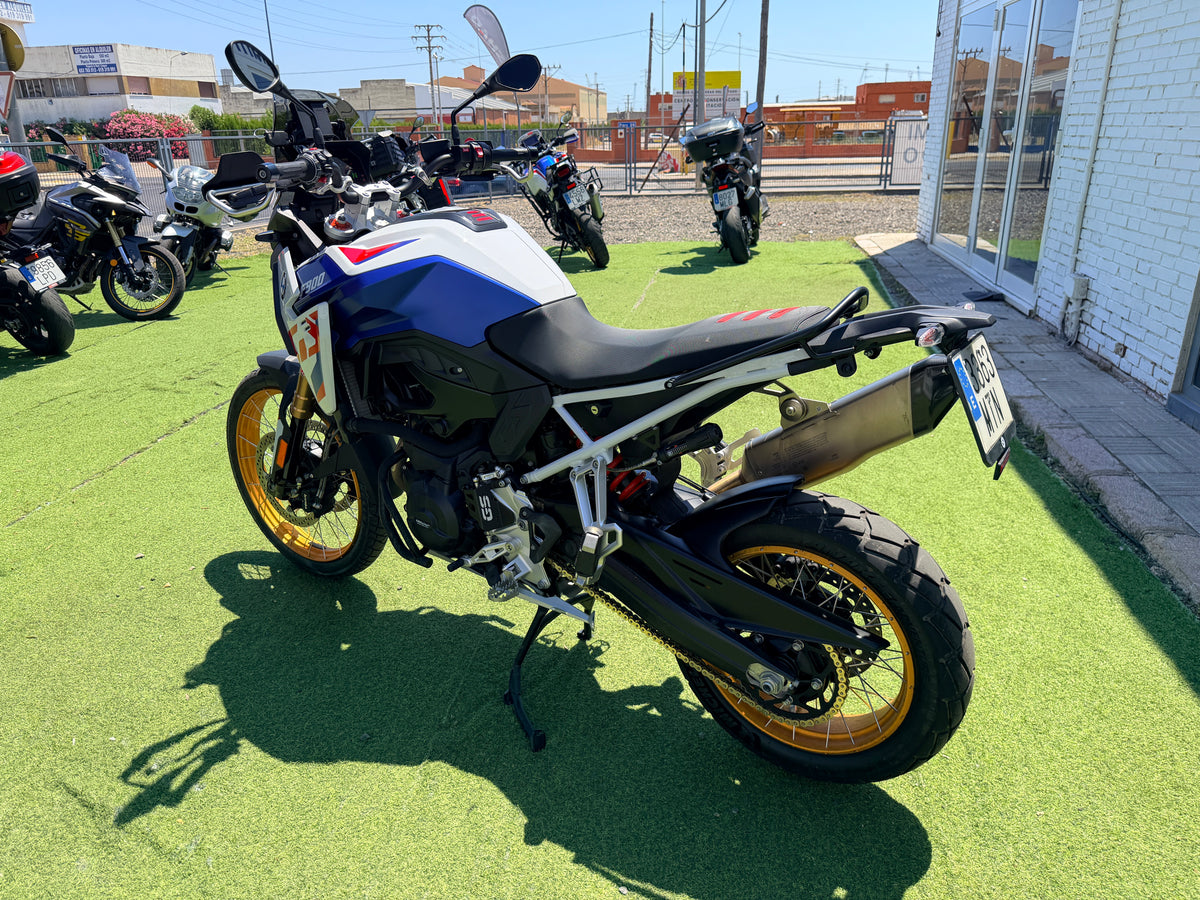 BMW F900GS