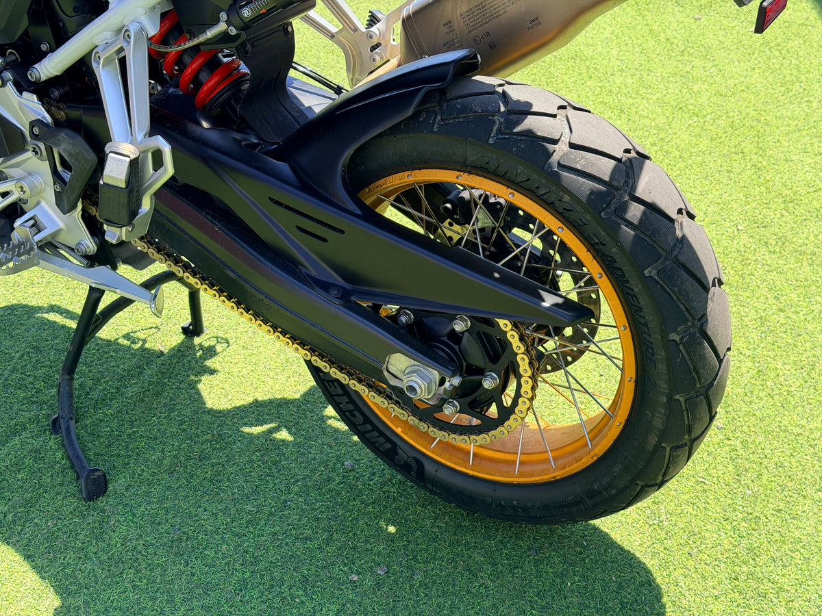 BMW F900GS