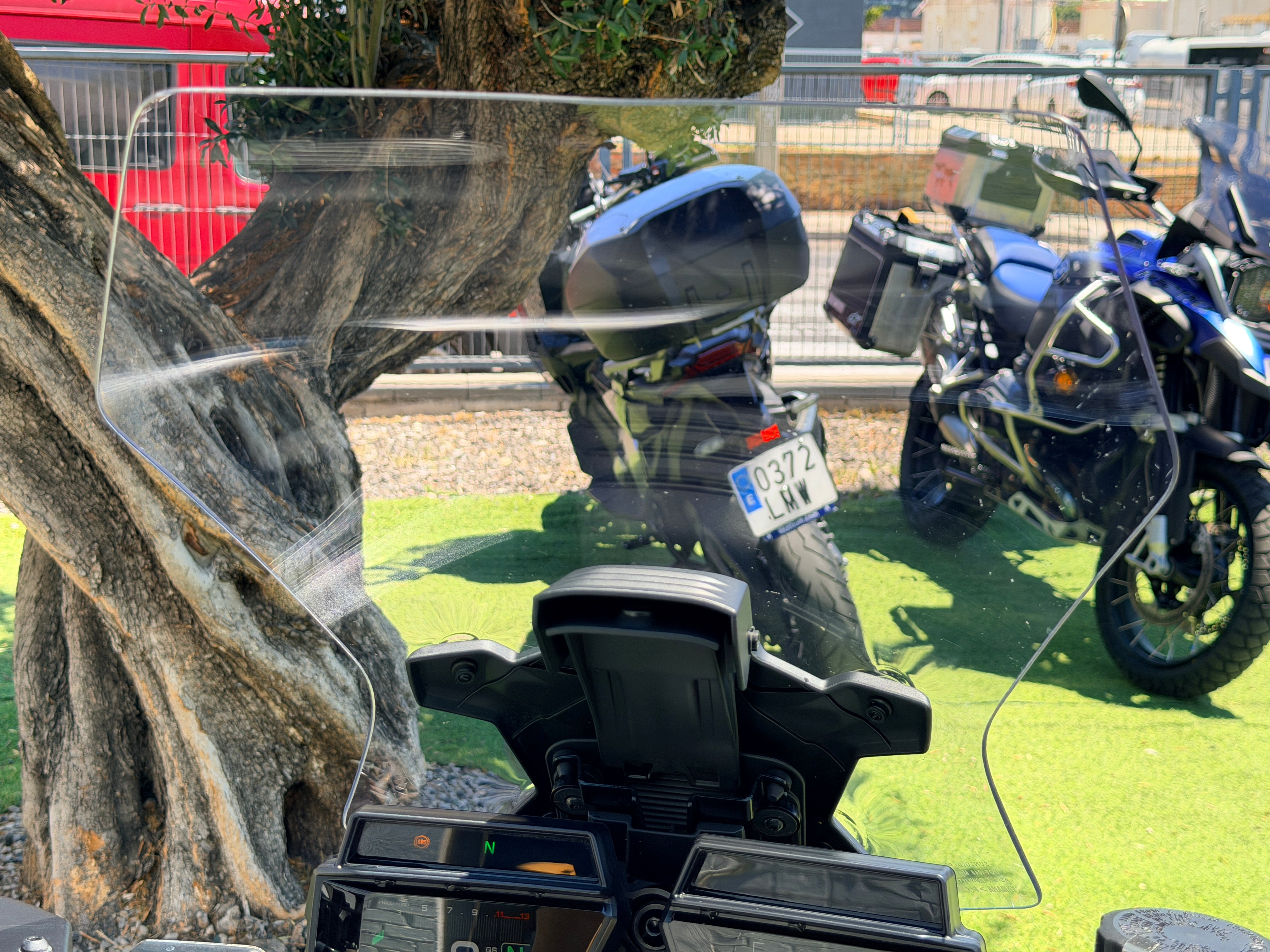 YAMAHA TRACER 9