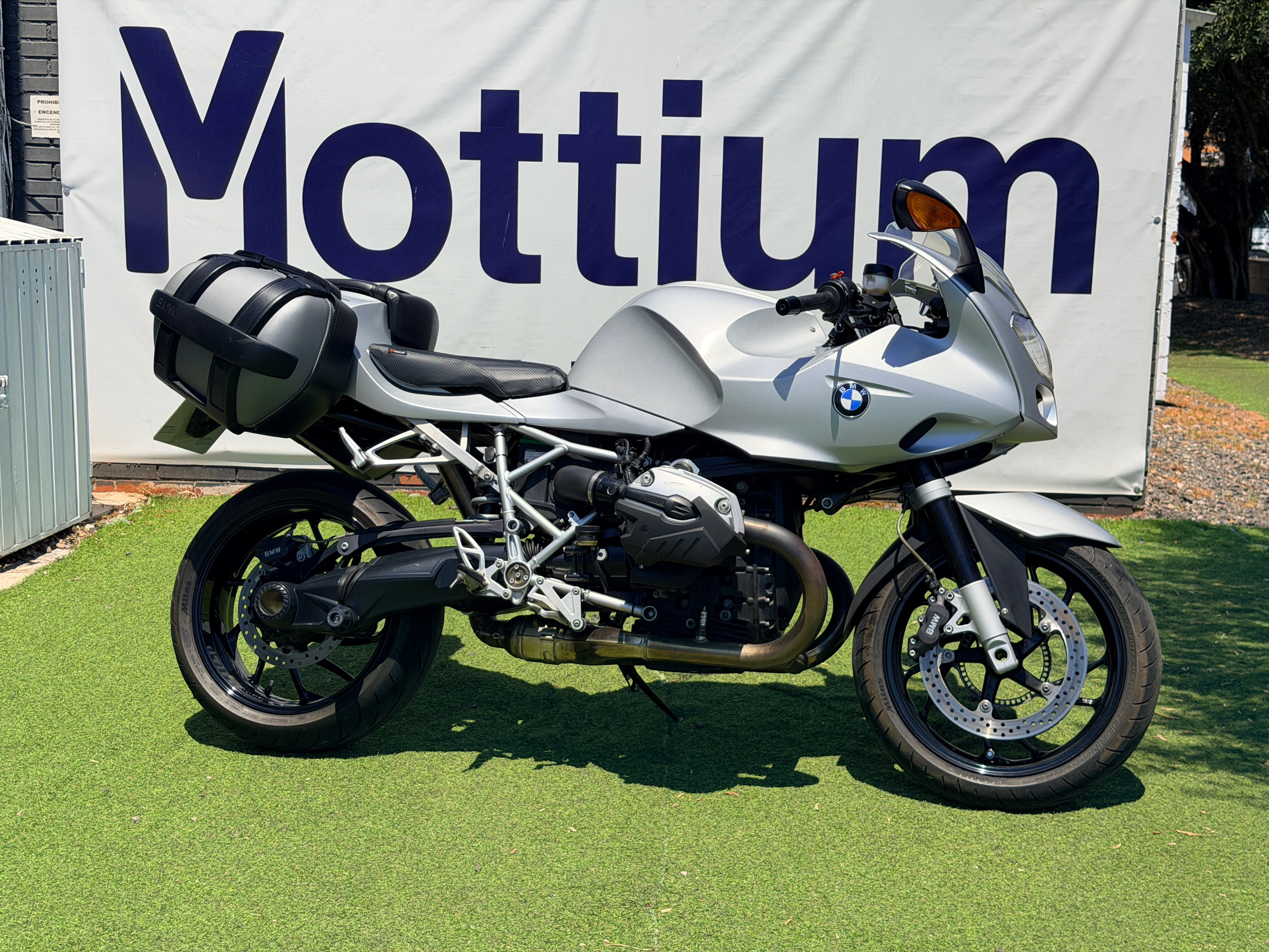 BMW R1200S