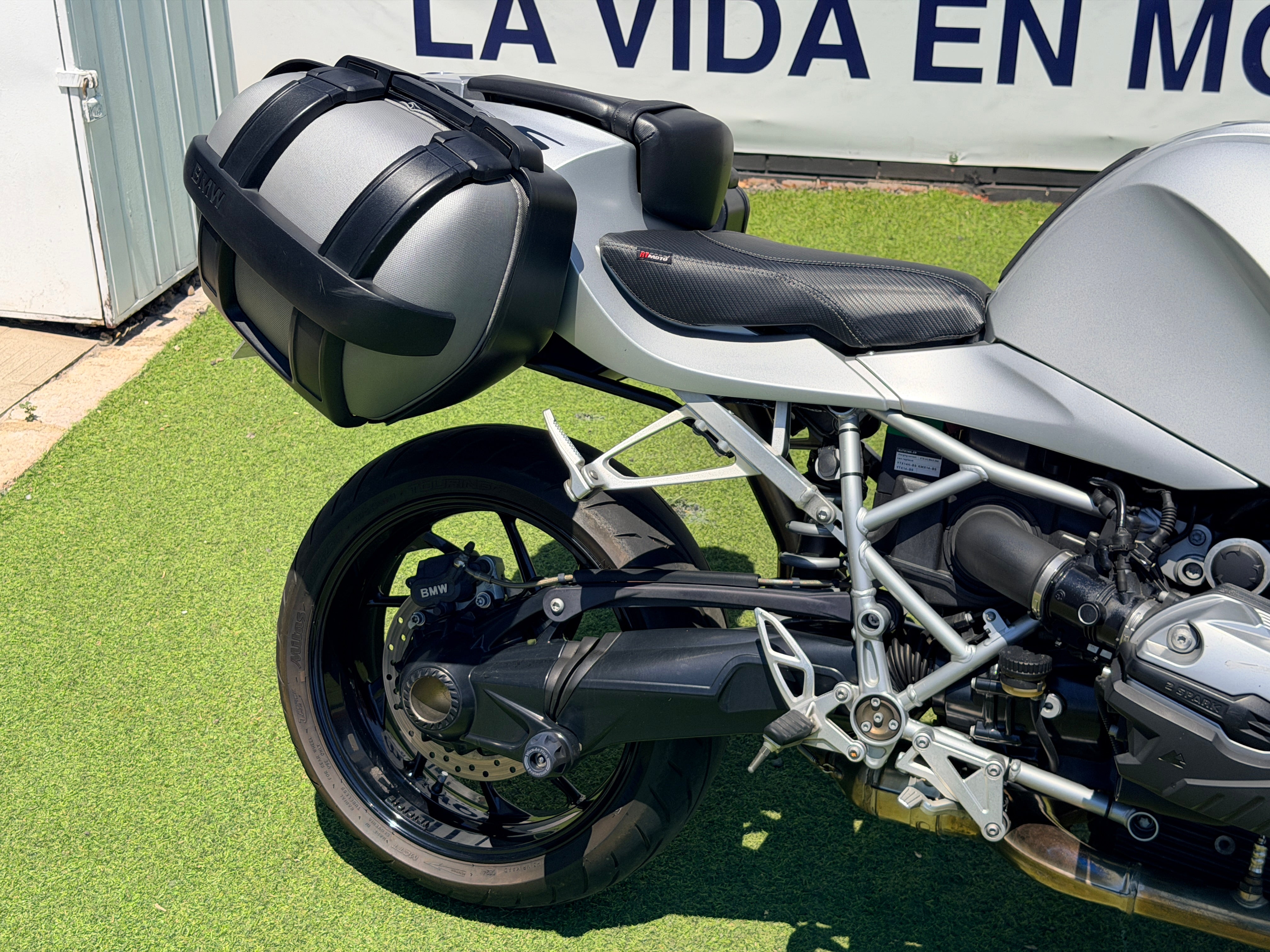 BMW R1200S