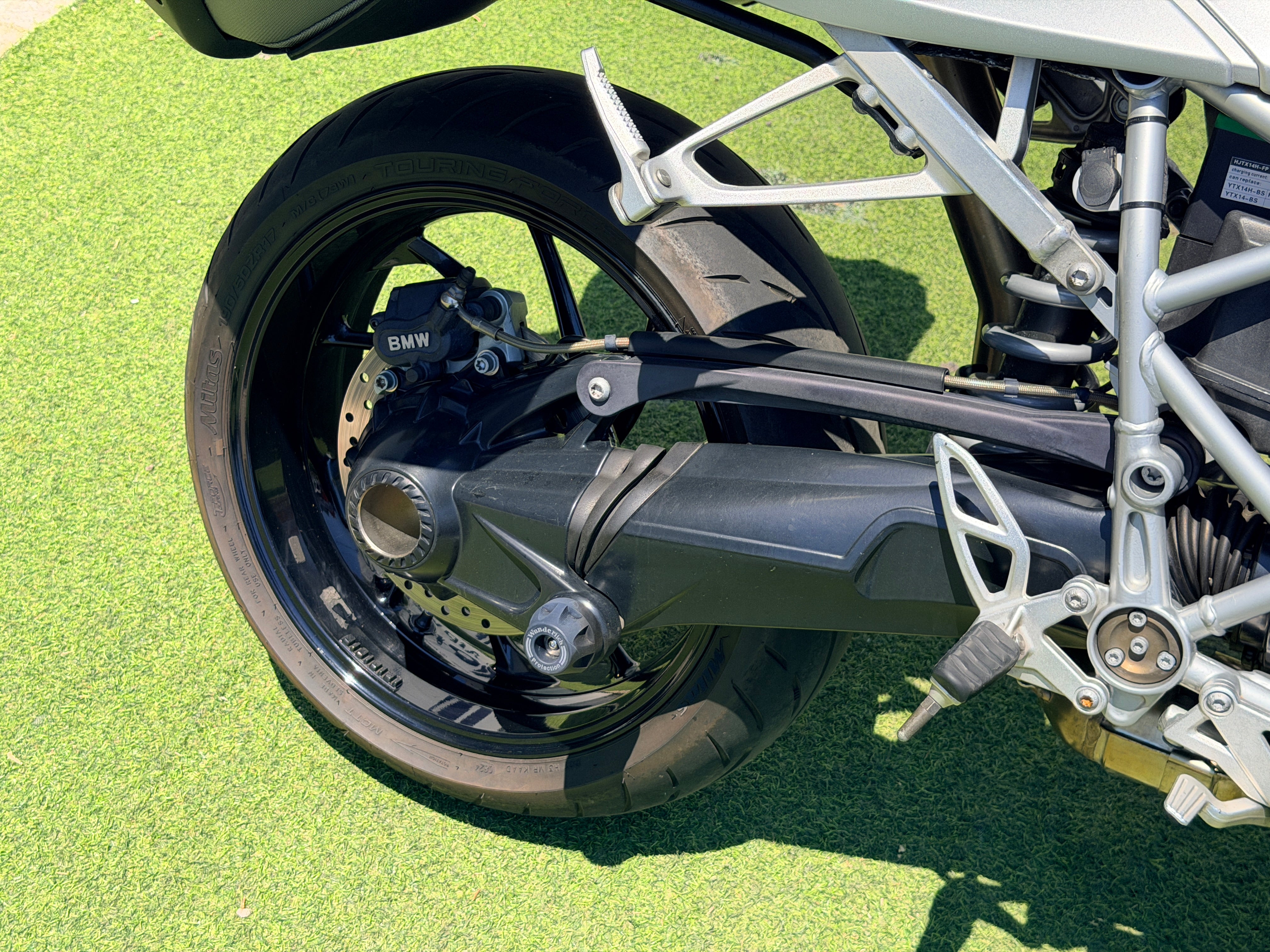 BMW R1200S