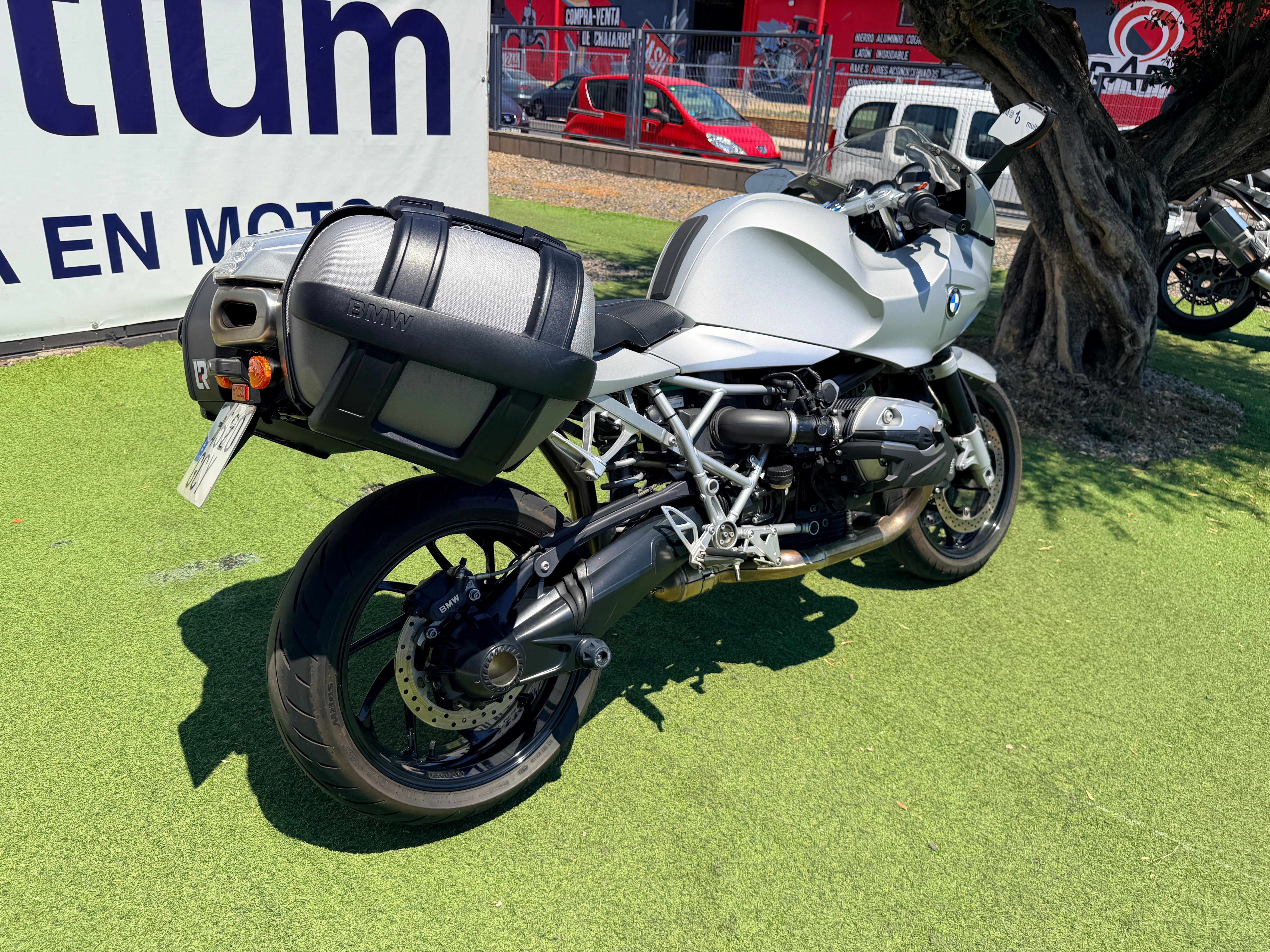 BMW R1200S
