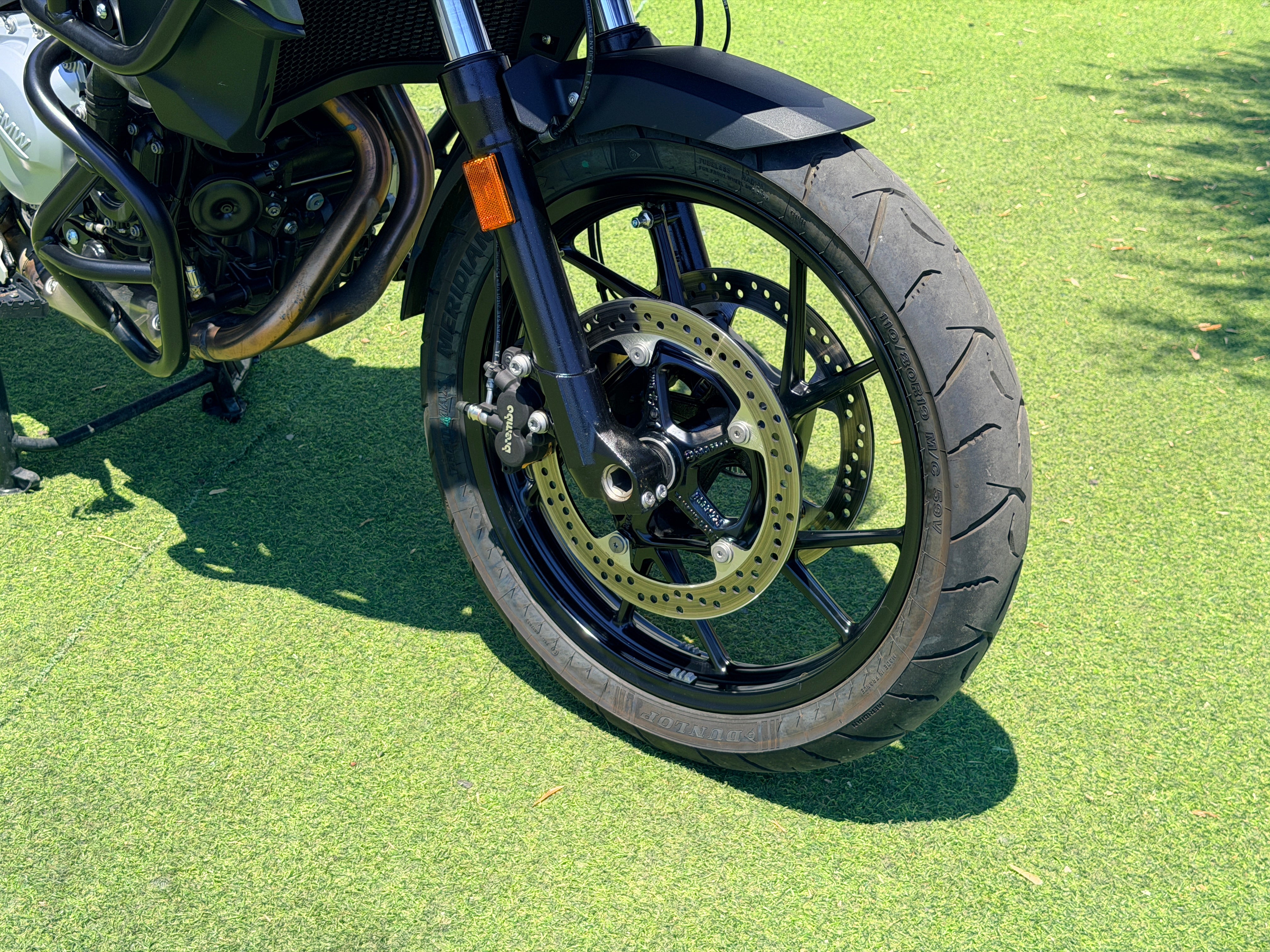 BMW F750GS TRIPLE BLACK