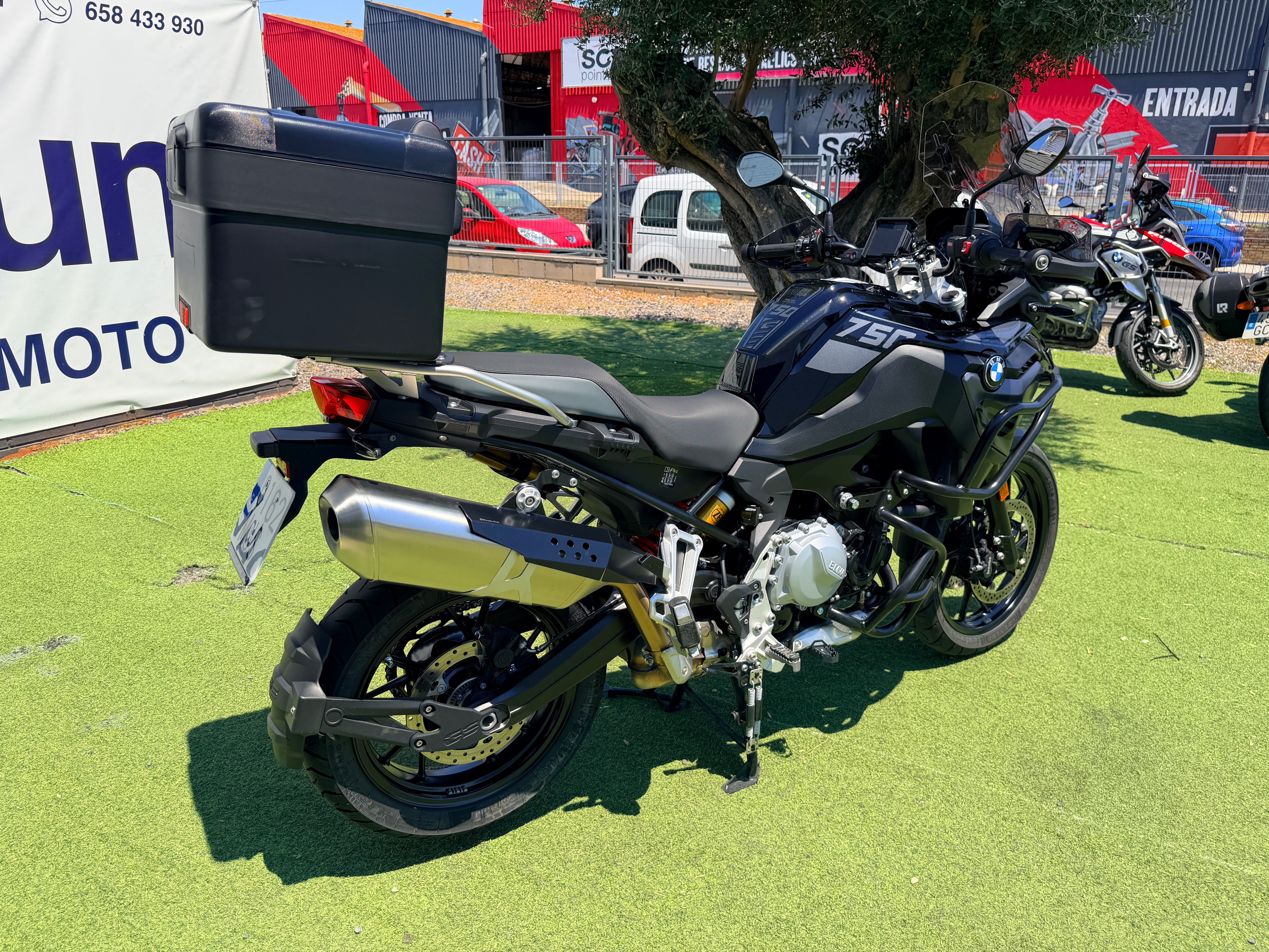 BMW F750GS TRIPLE BLACK