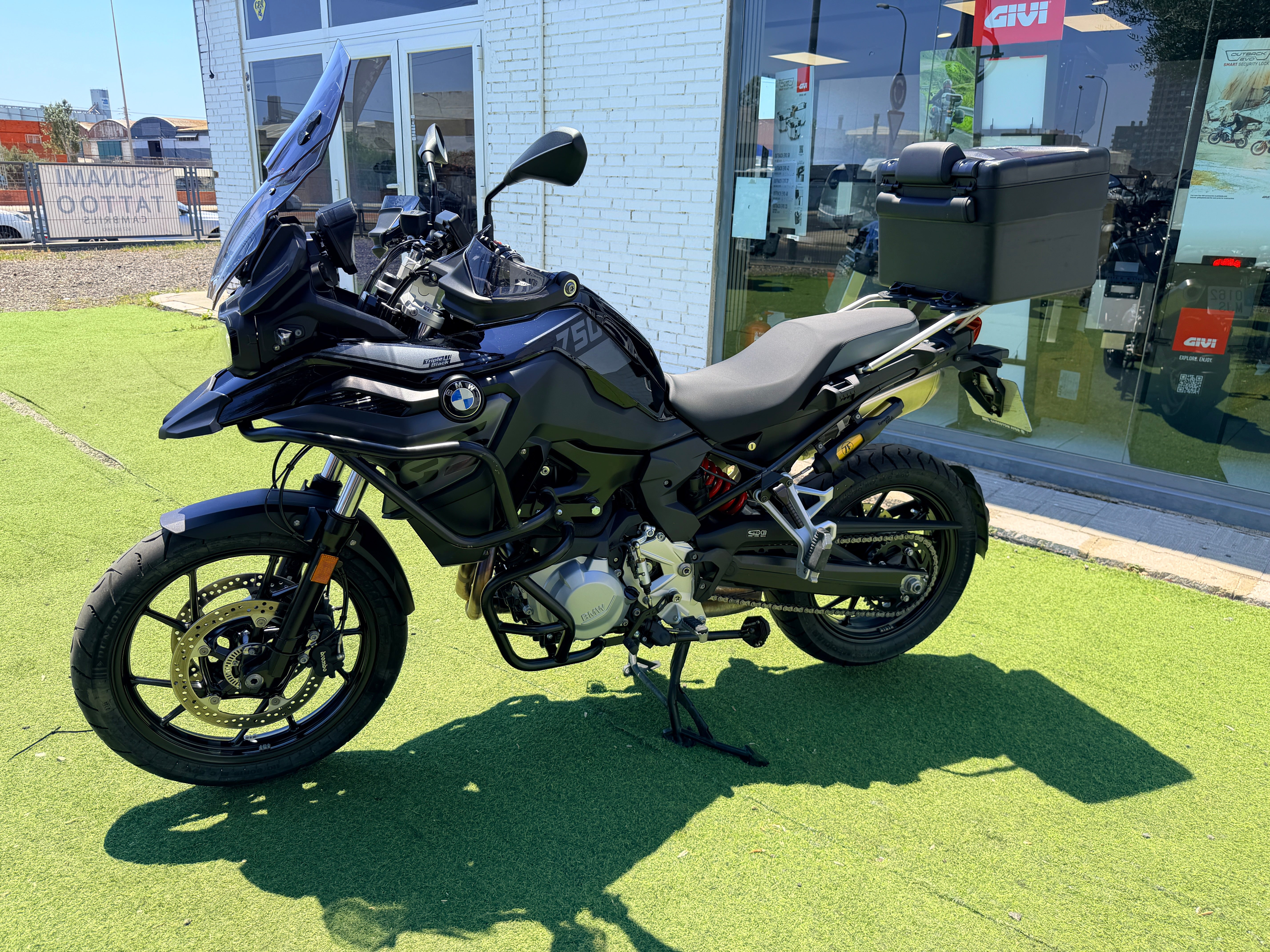 BMW F750GS TRIPLE BLACK