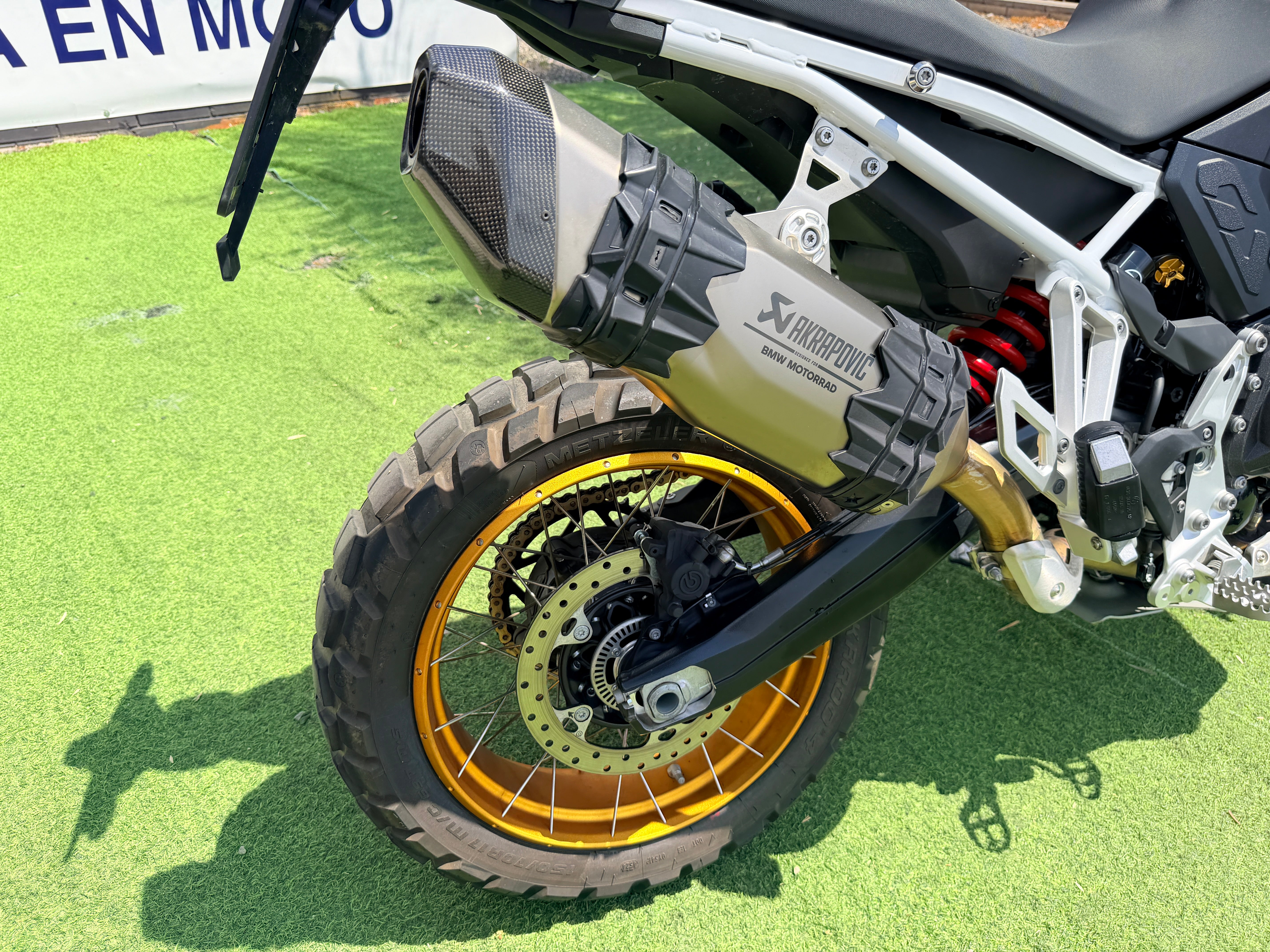 BMW F900GS