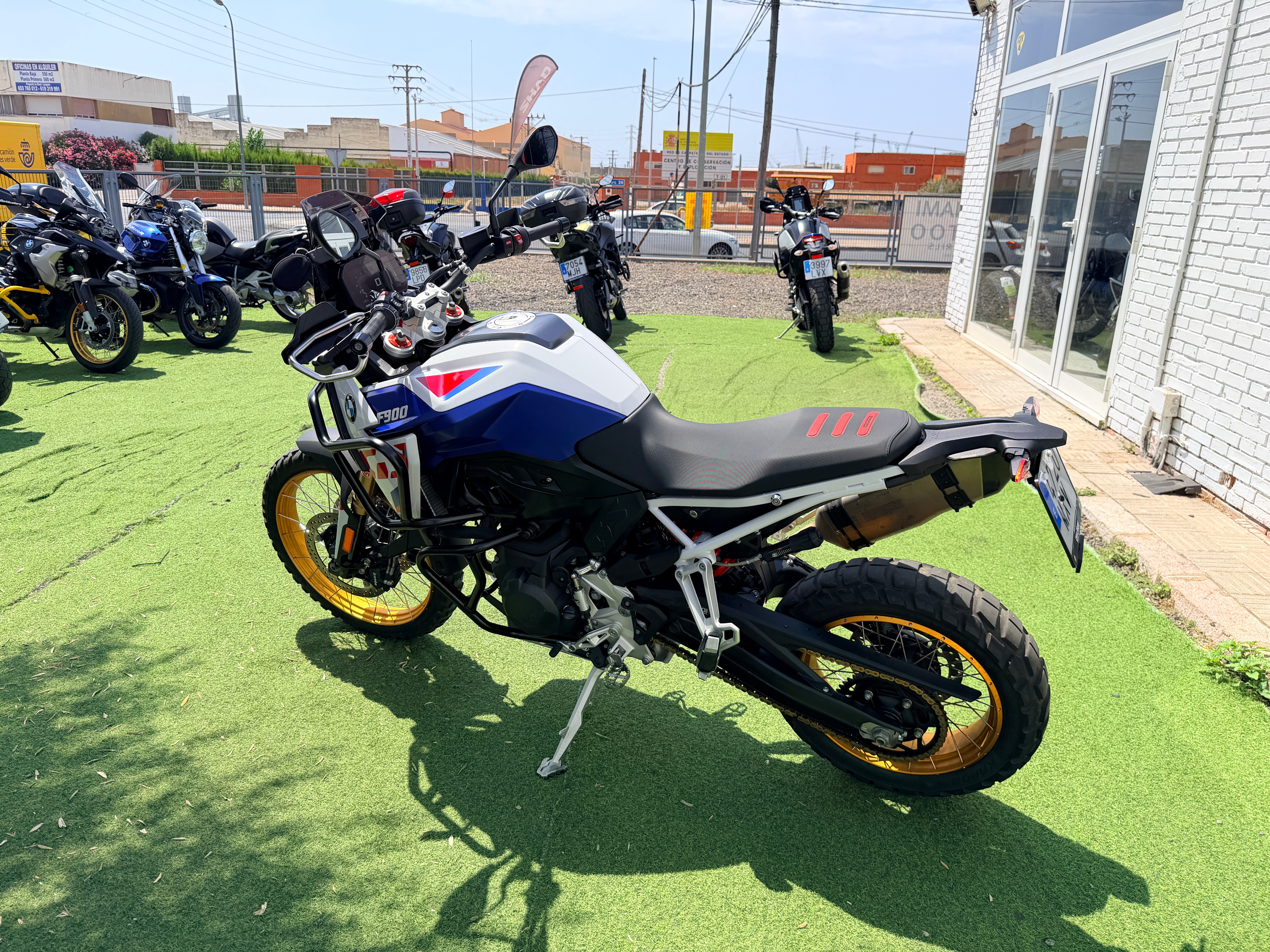 BMW F900GS
