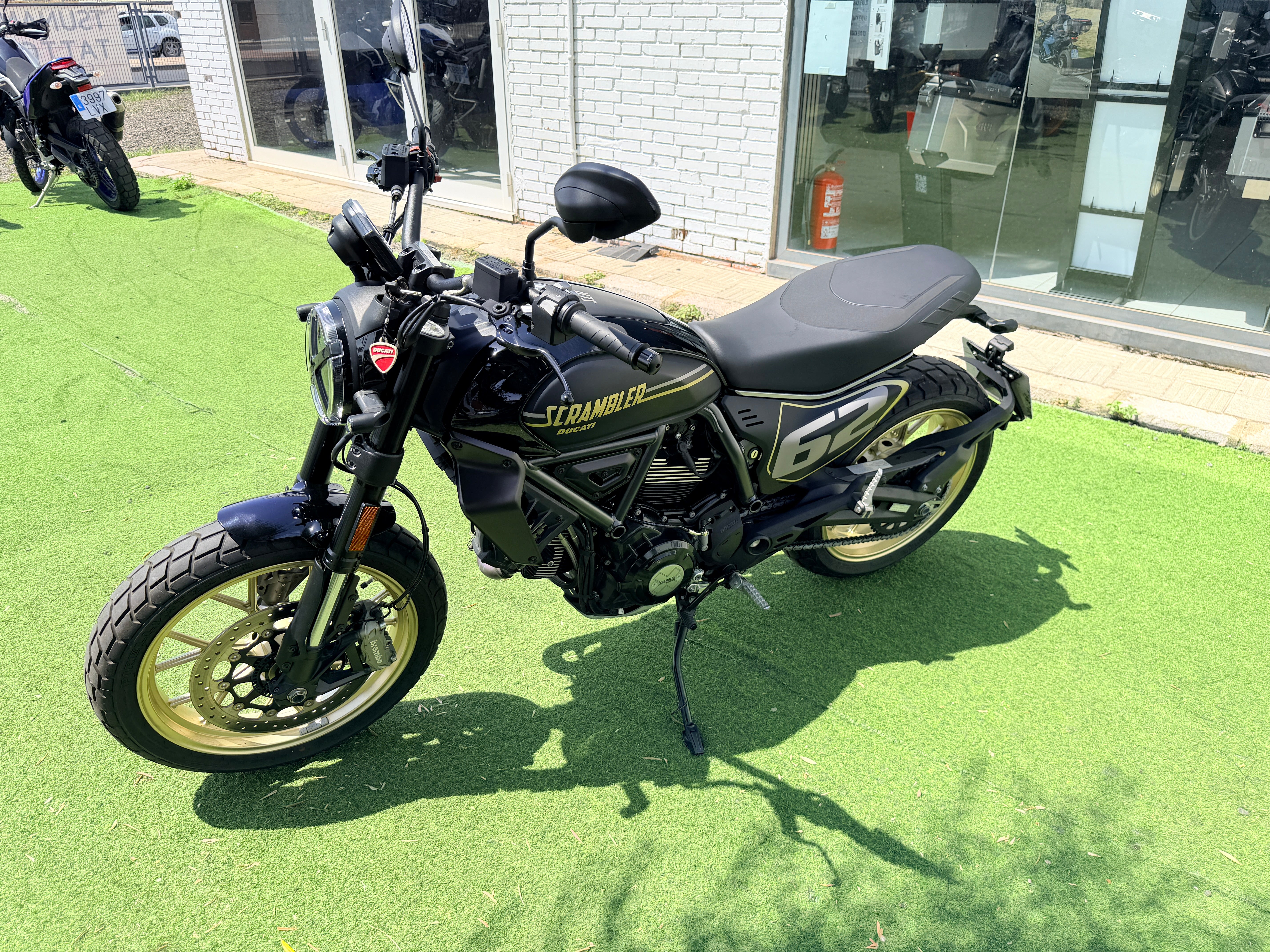 DUCATI SCRAMBLER FULL THROTTLE