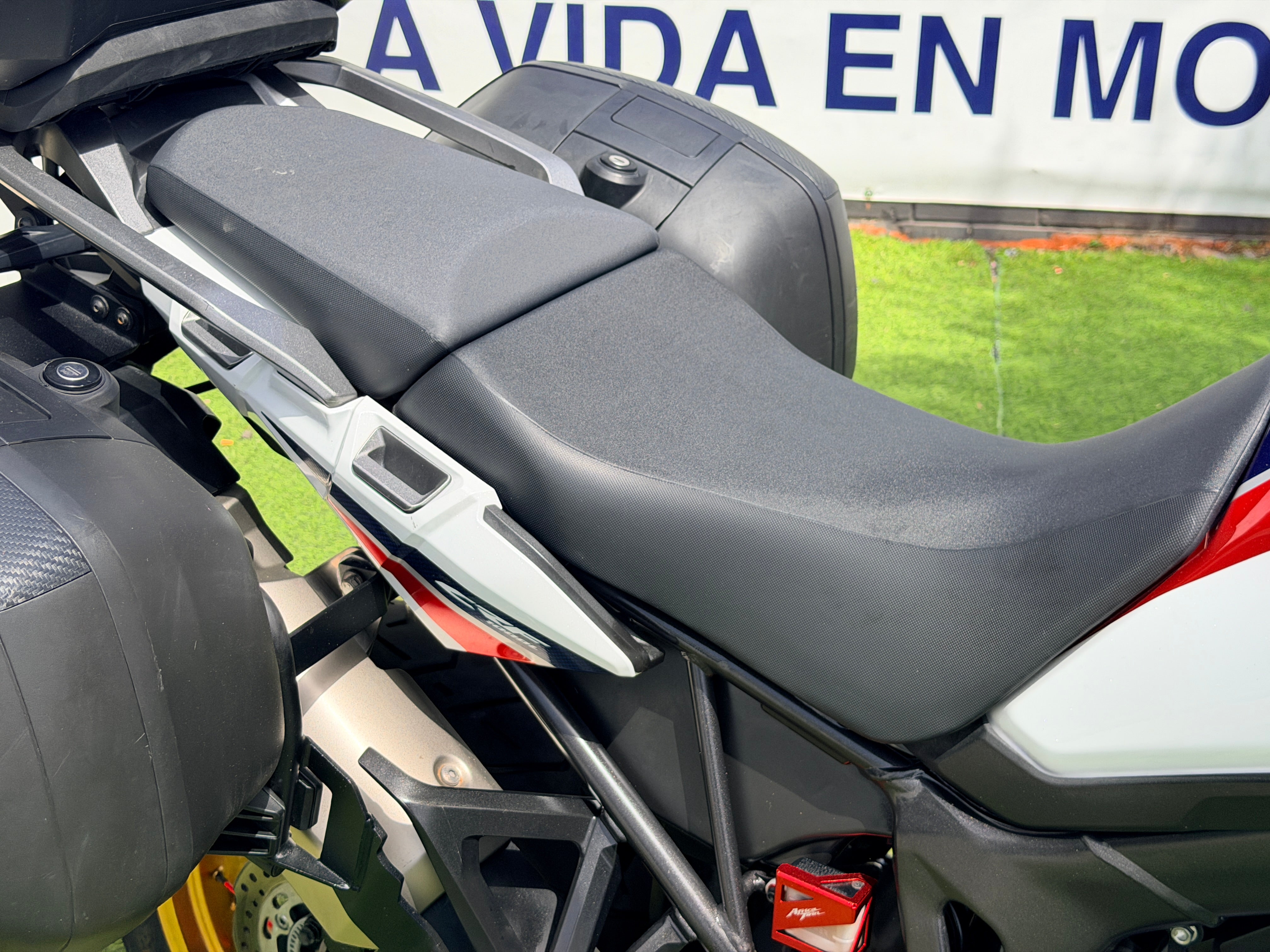HONDA CRF1000 AFRICA TWIN DCT