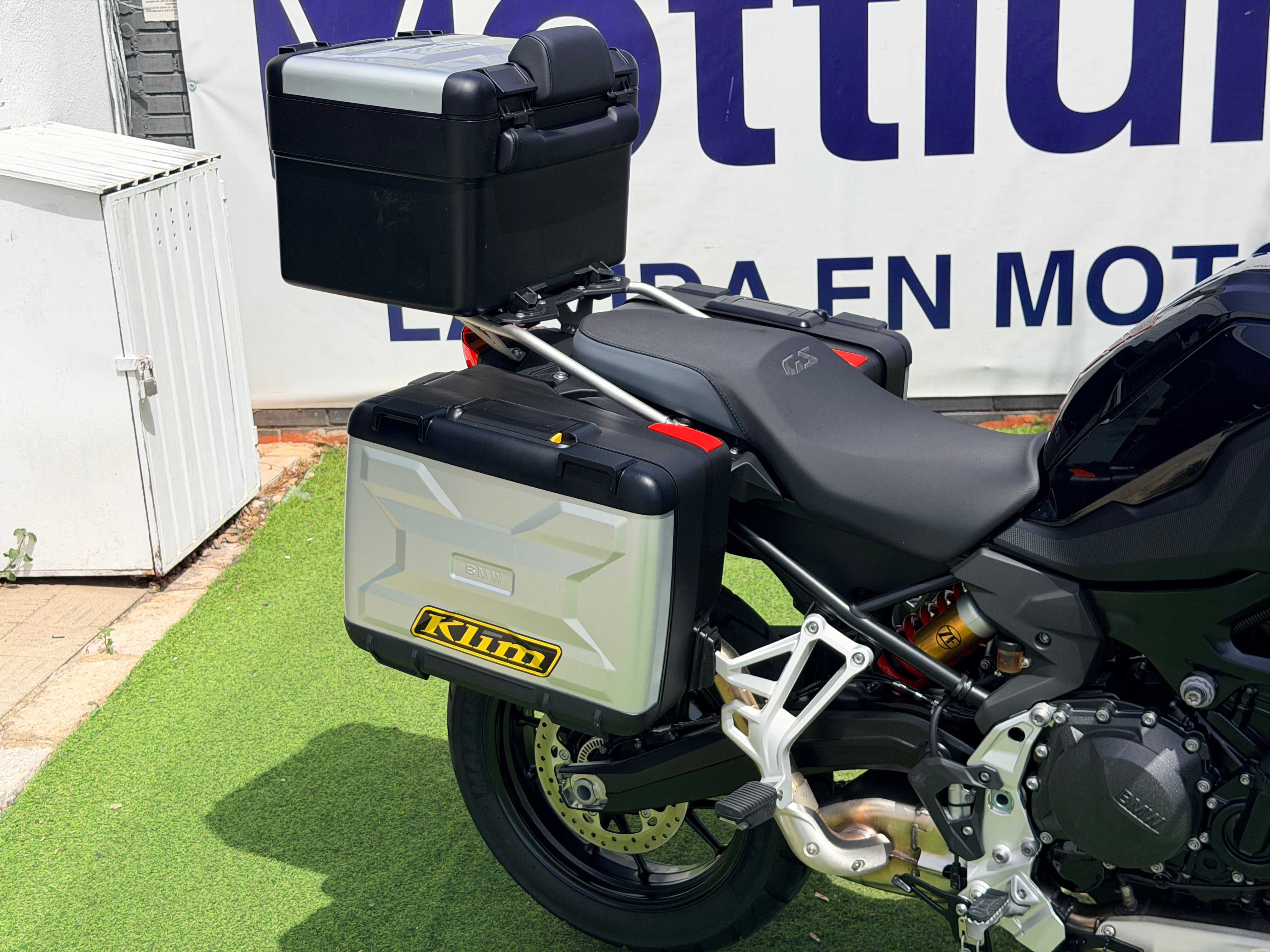 BMW F800GS TRIPLE BLACK