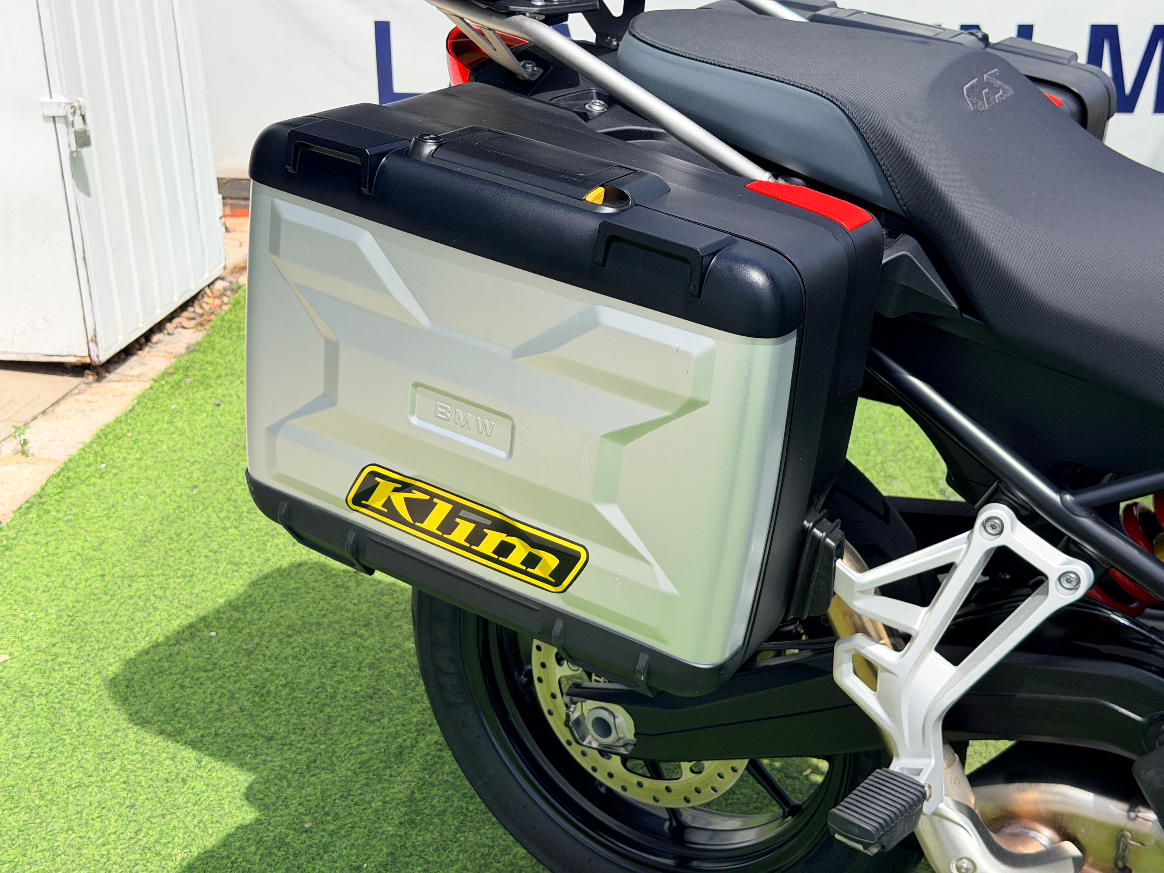 BMW F800GS TRIPLE BLACK