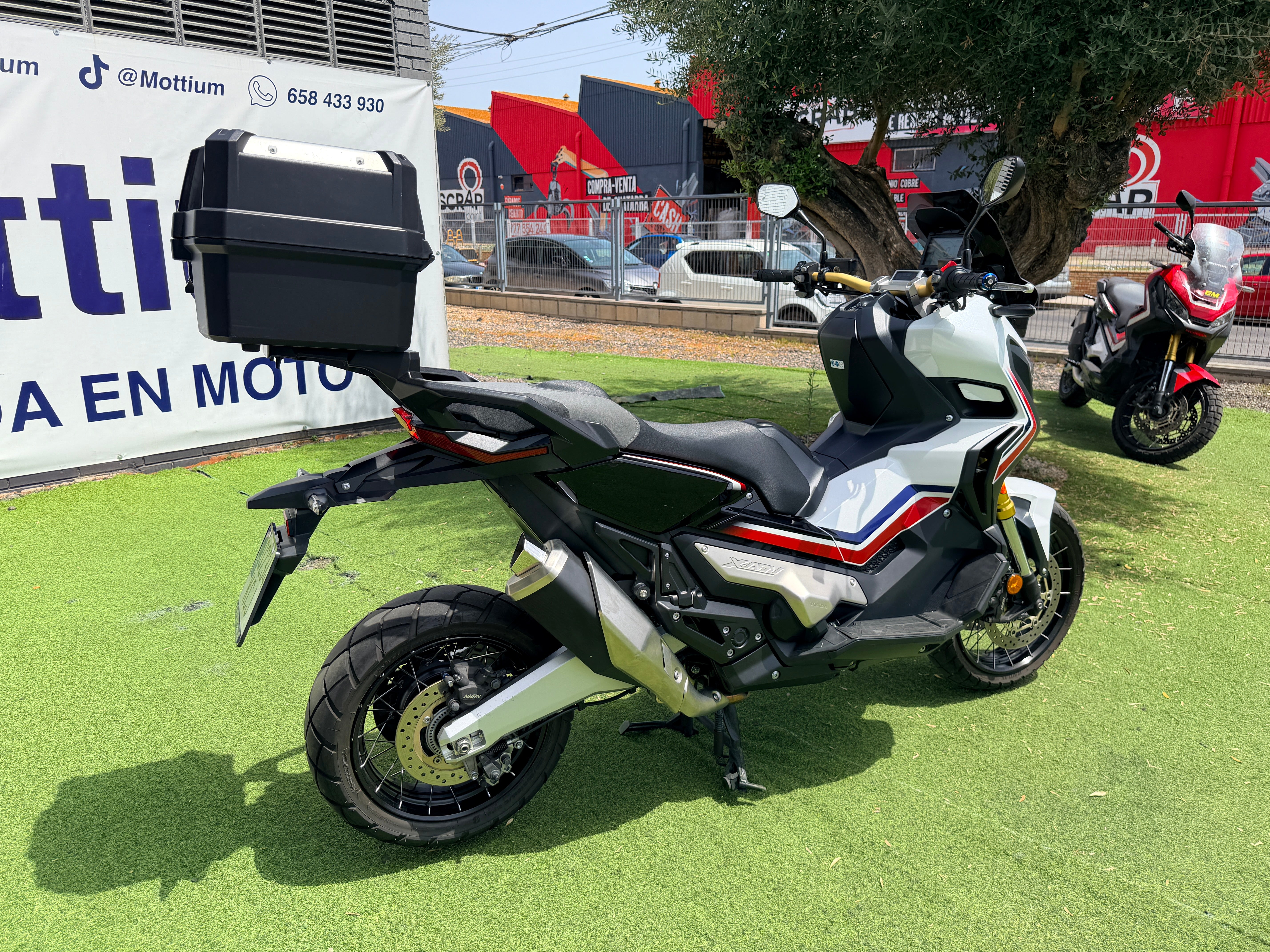 HONDA X-ADV 750