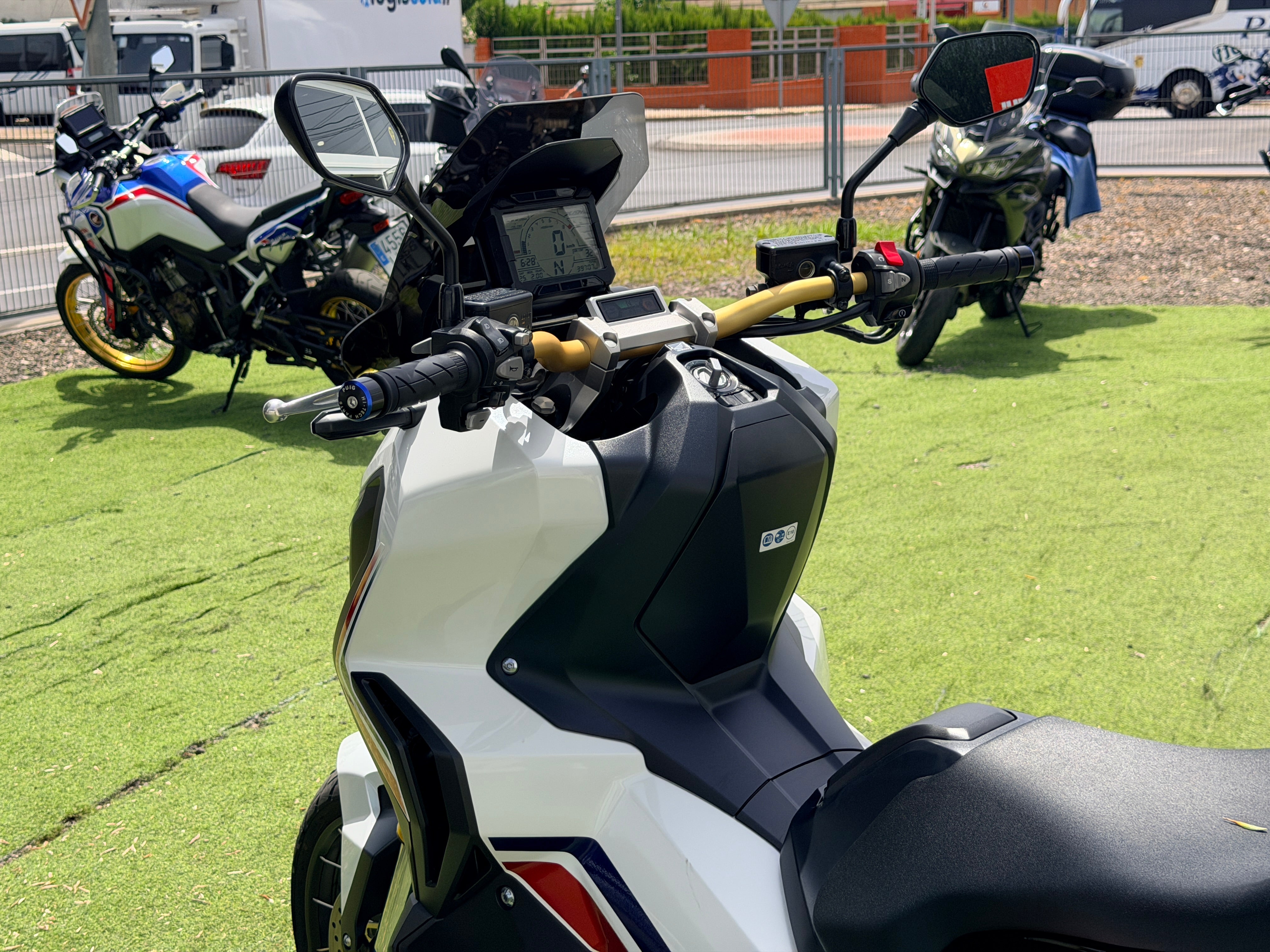 HONDA X-ADV 750