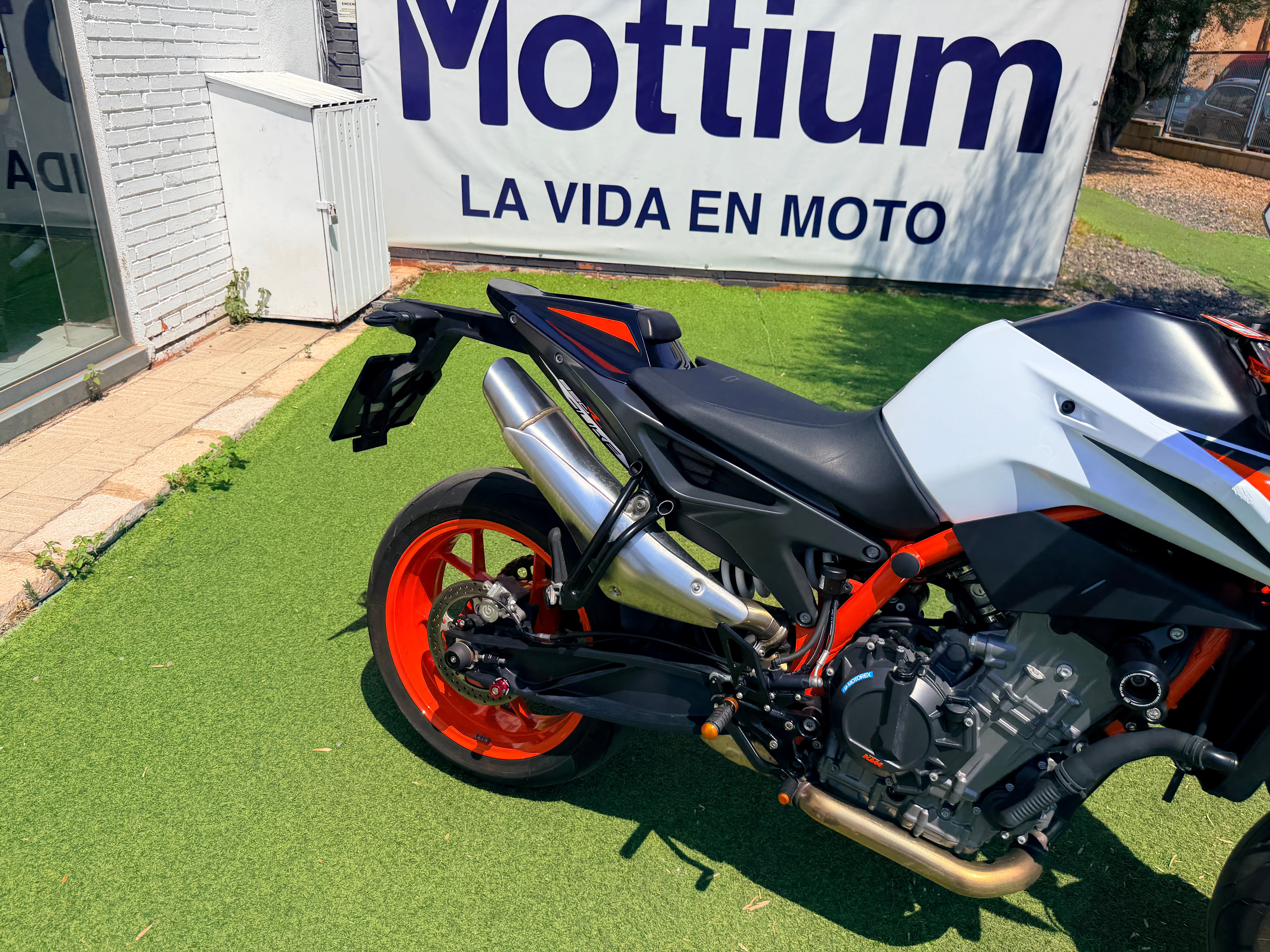 KTM 890 DUKE R