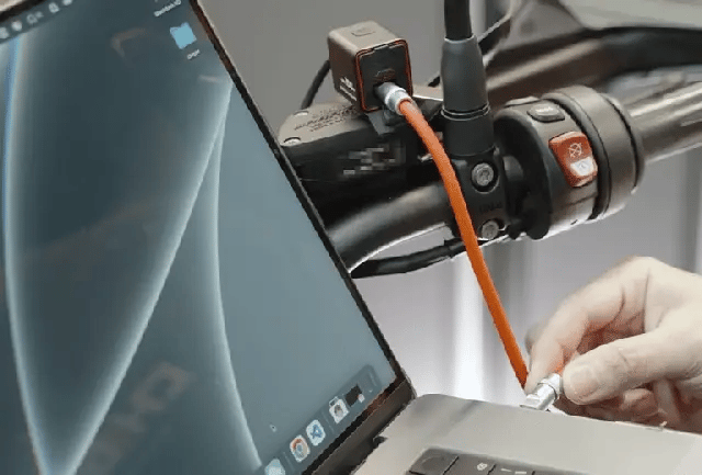 SISTEMA DE CARGA BIDIRECCIONAL CHIGEE TR100