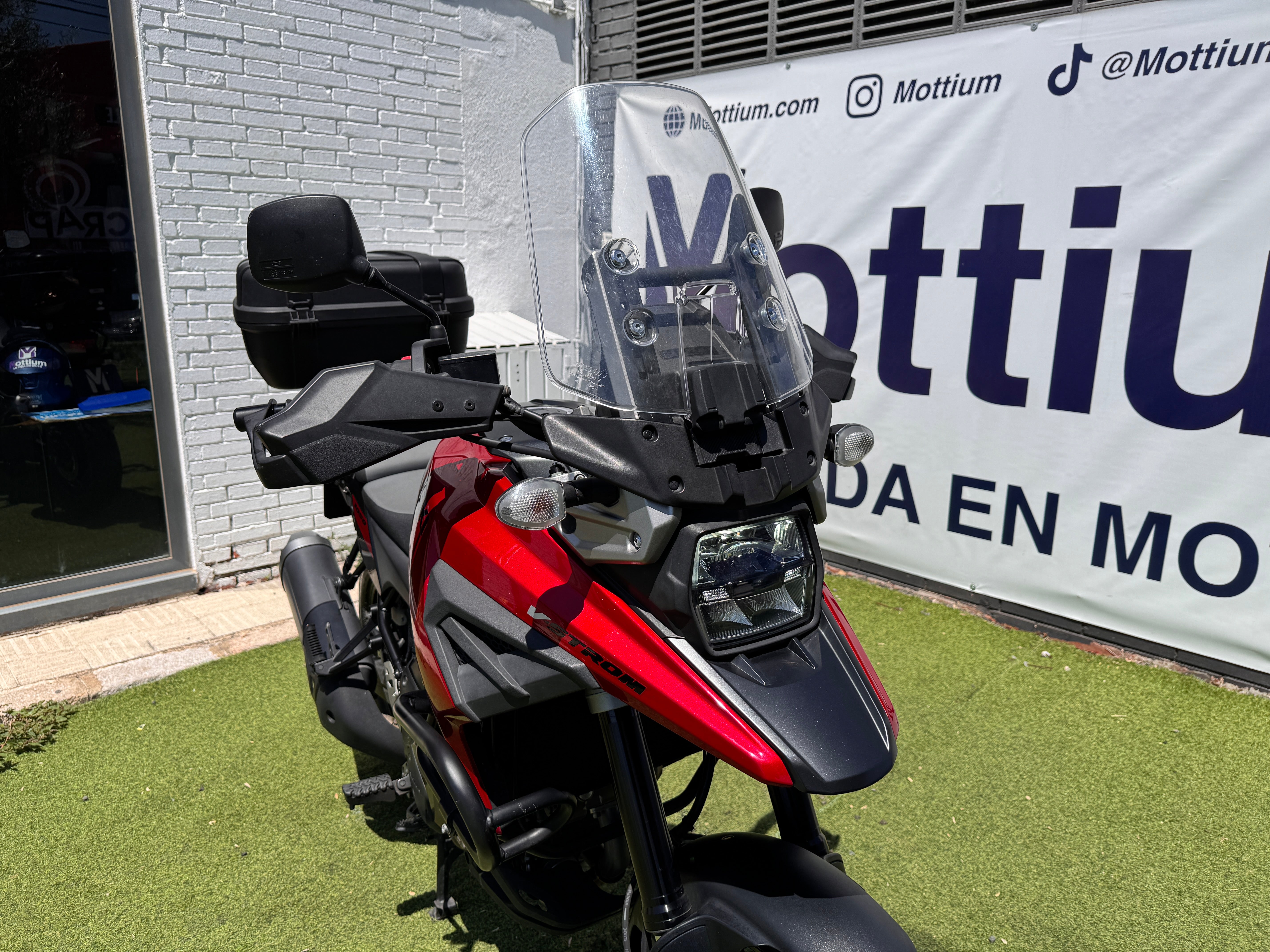 SUZUKI V-STROM 1050