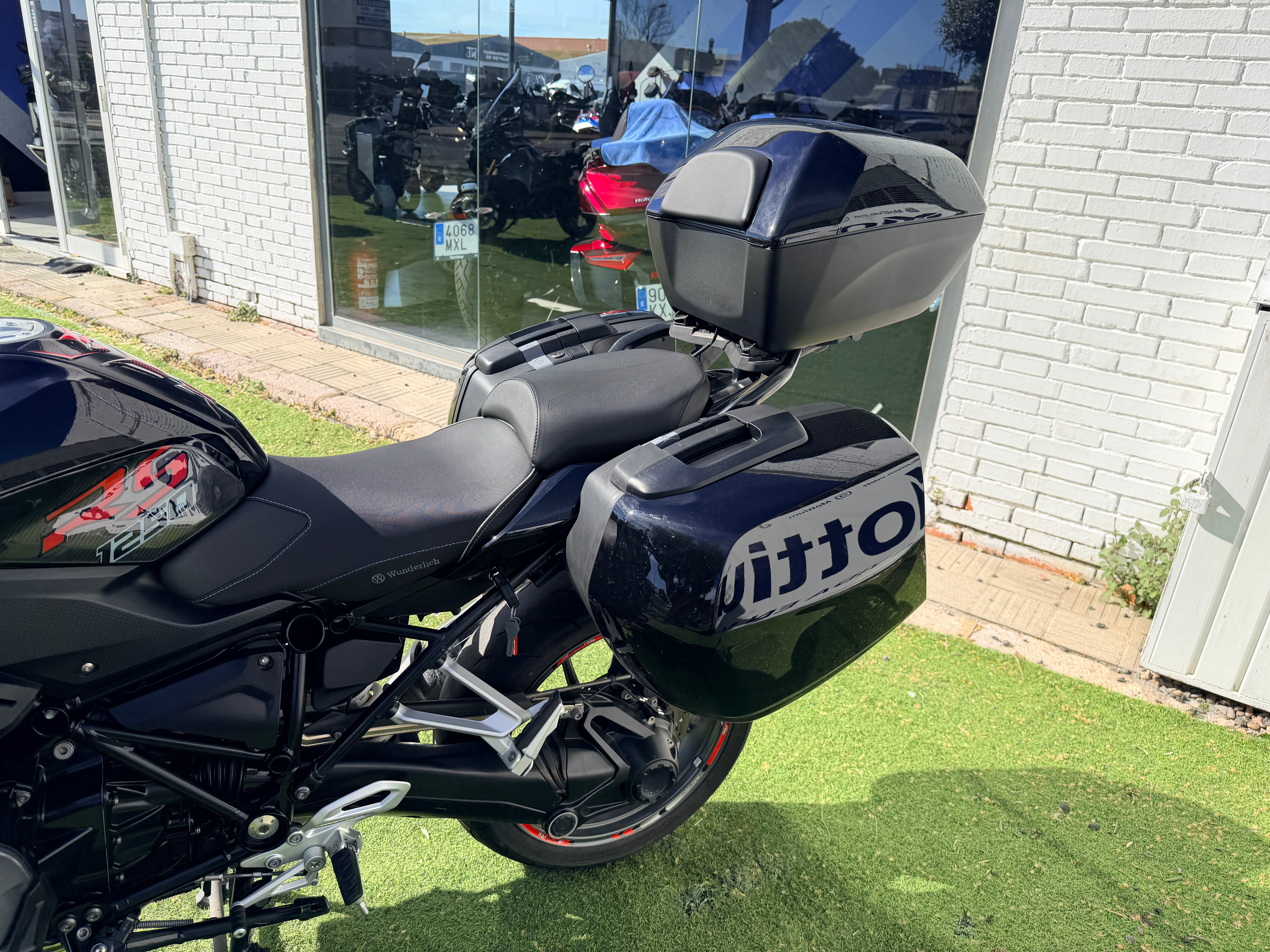 BMW R1250RS TRIPLEBLACK