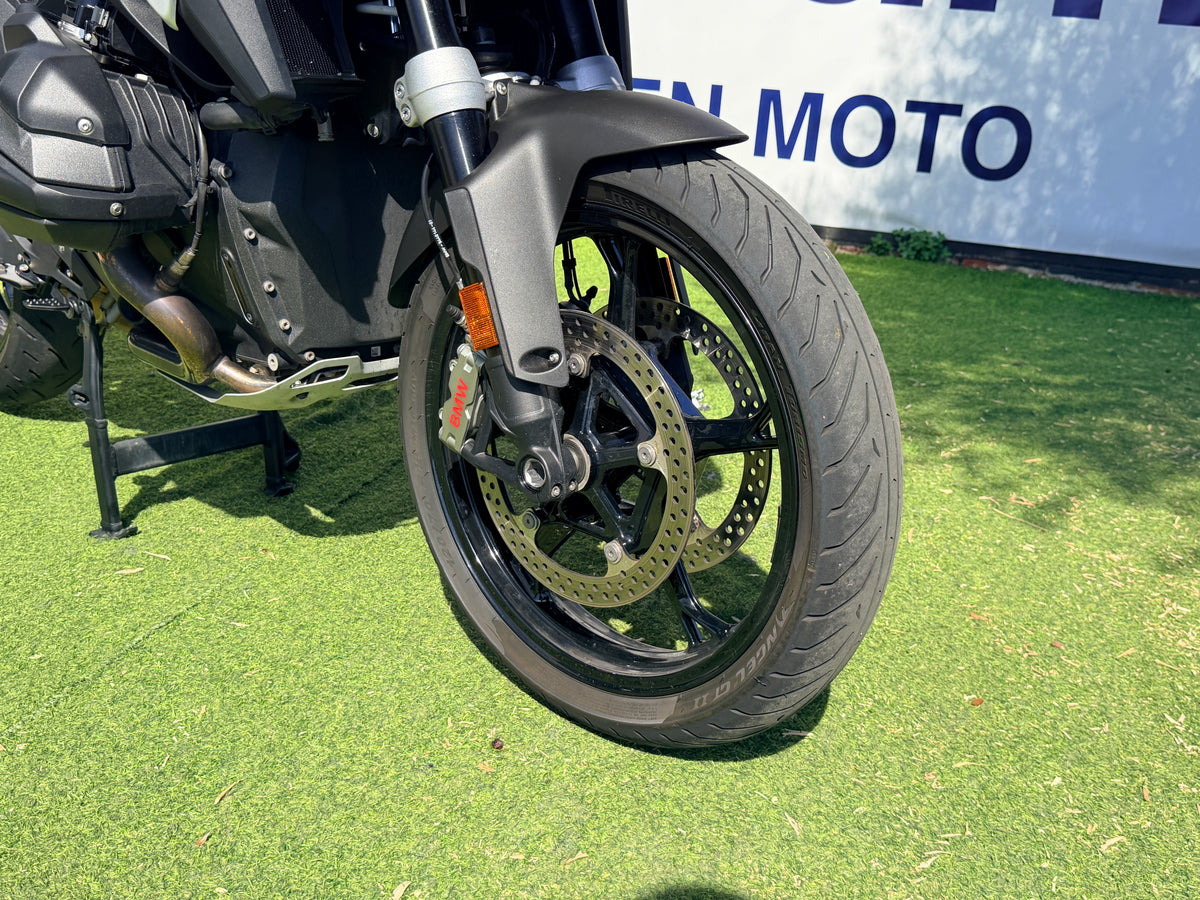 BMW R1300GS TRIPLE BLACK