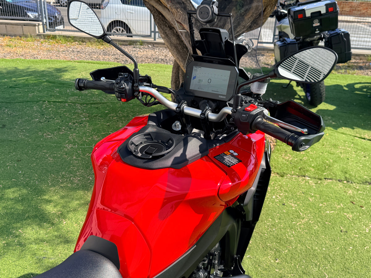 YAMAHA TRACER 9