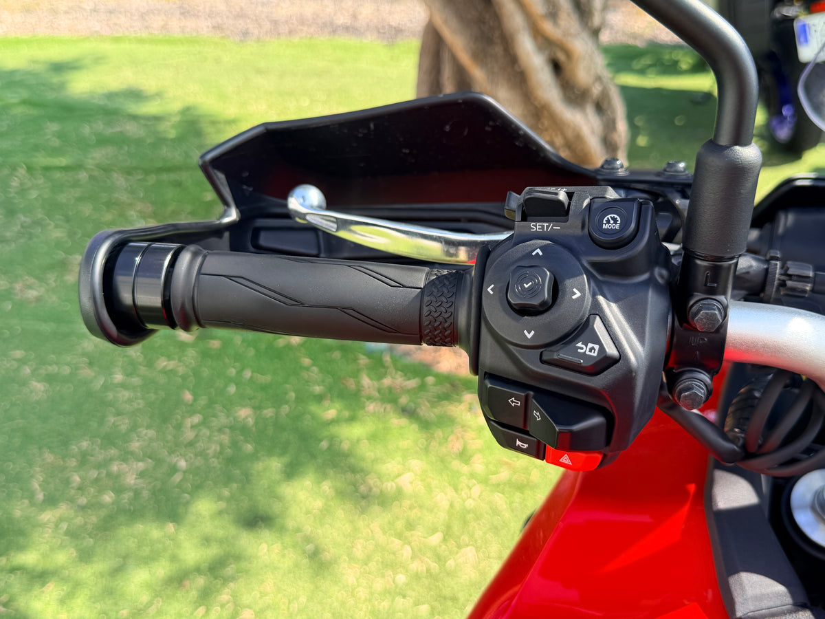 YAMAHA TRACER 9