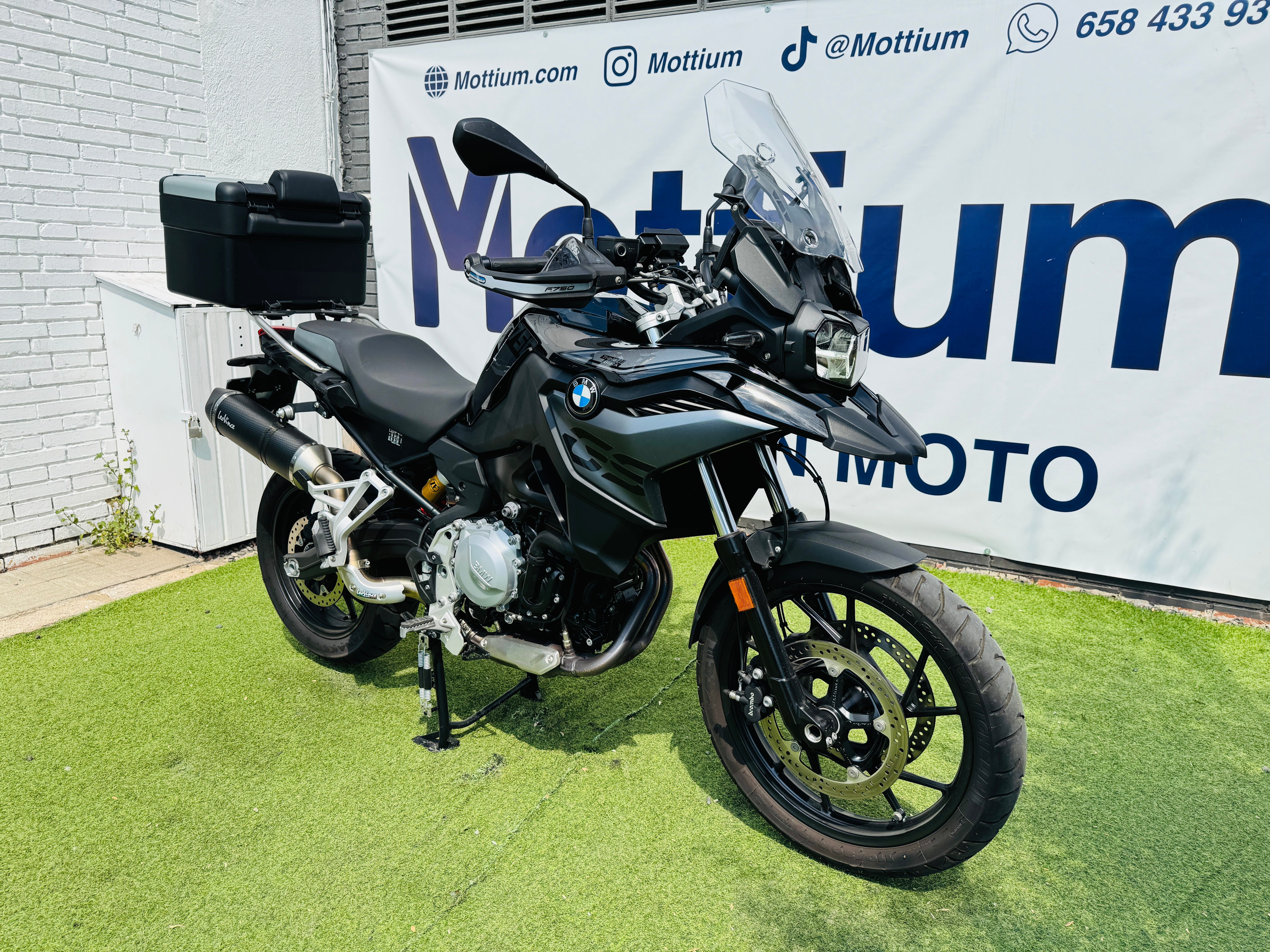 BMW F750GS TRIPLE BLACK