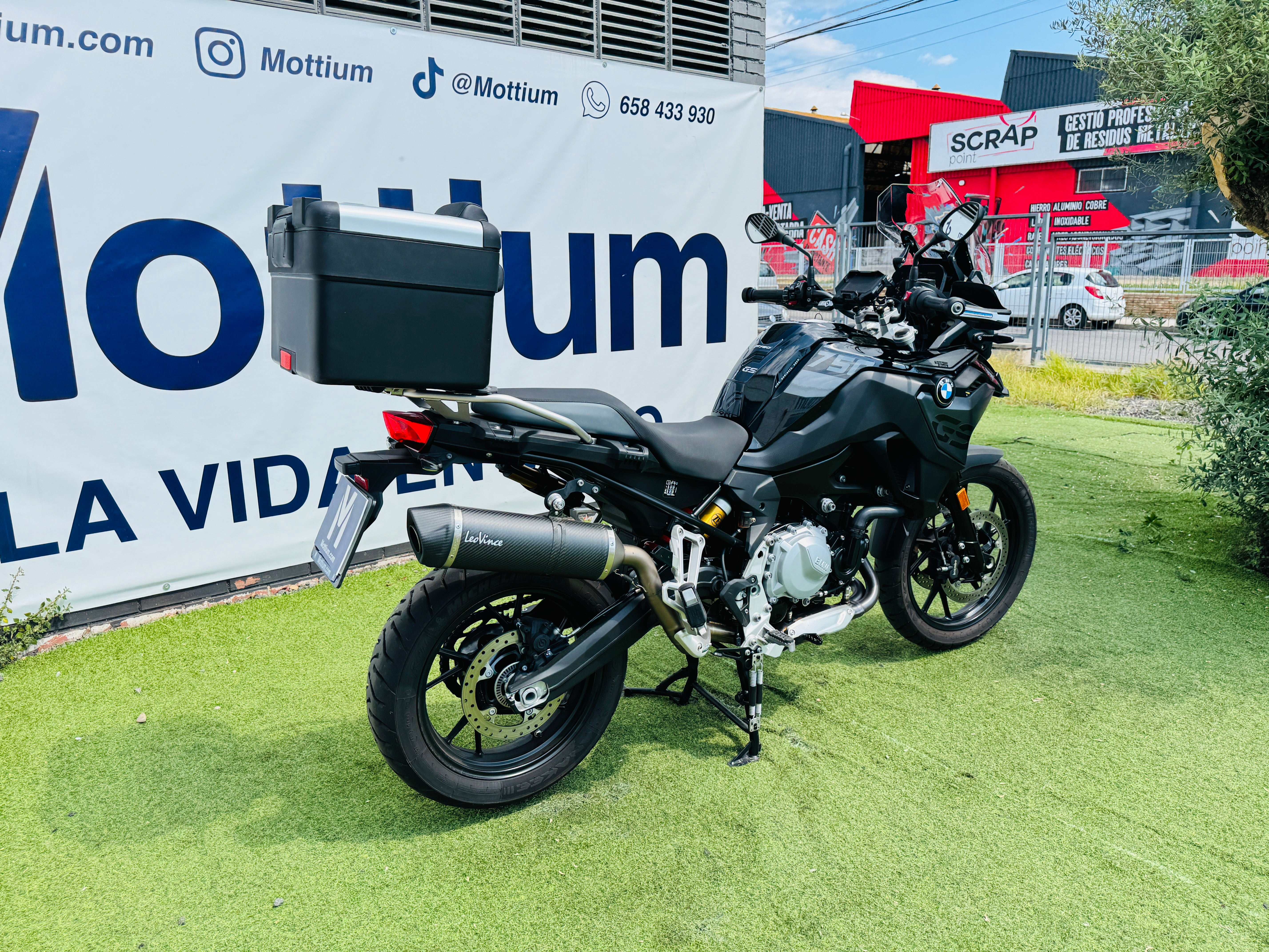 BMW F750GS TRIPLE BLACK
