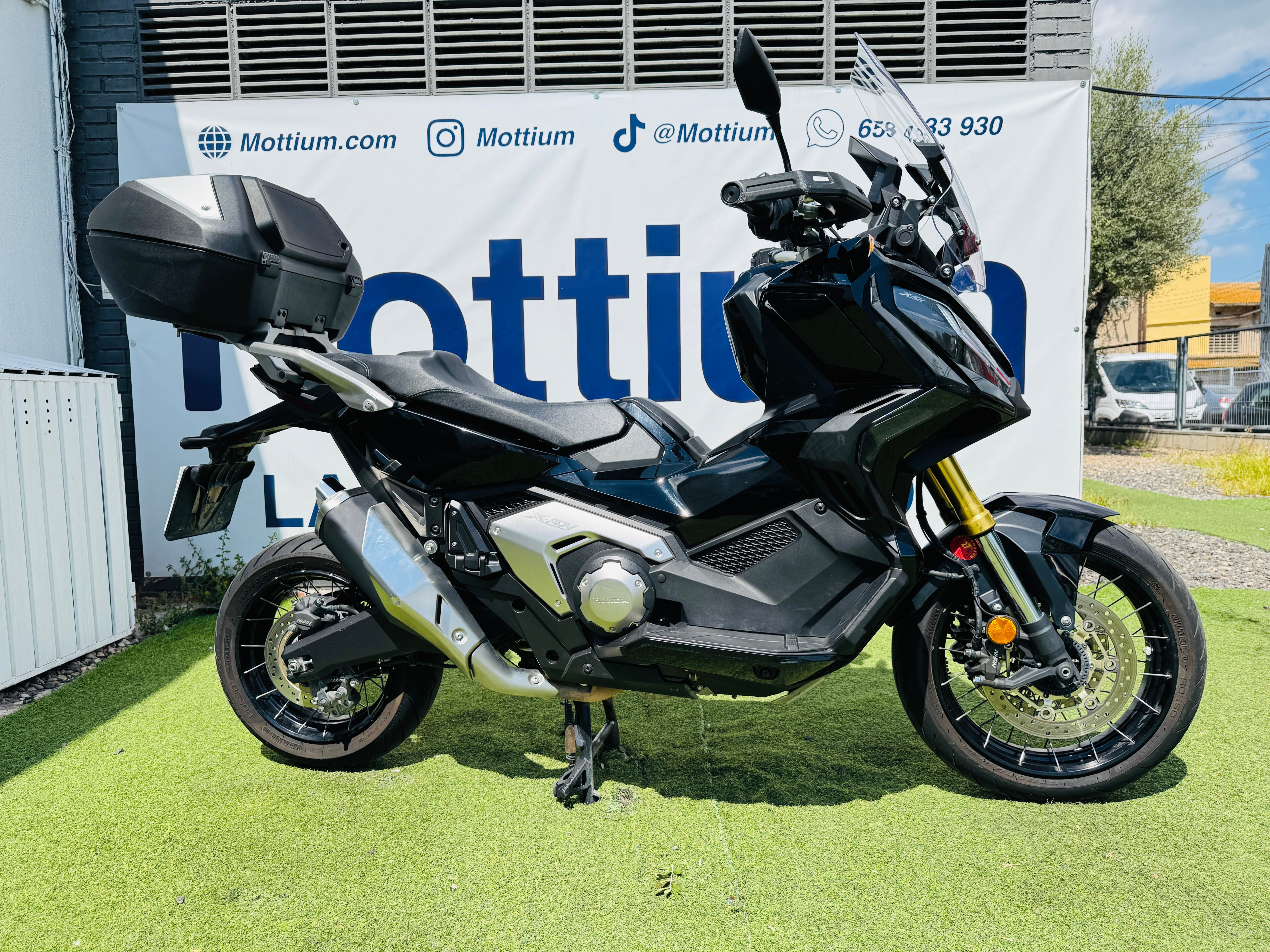 HONDA X-ADV 750