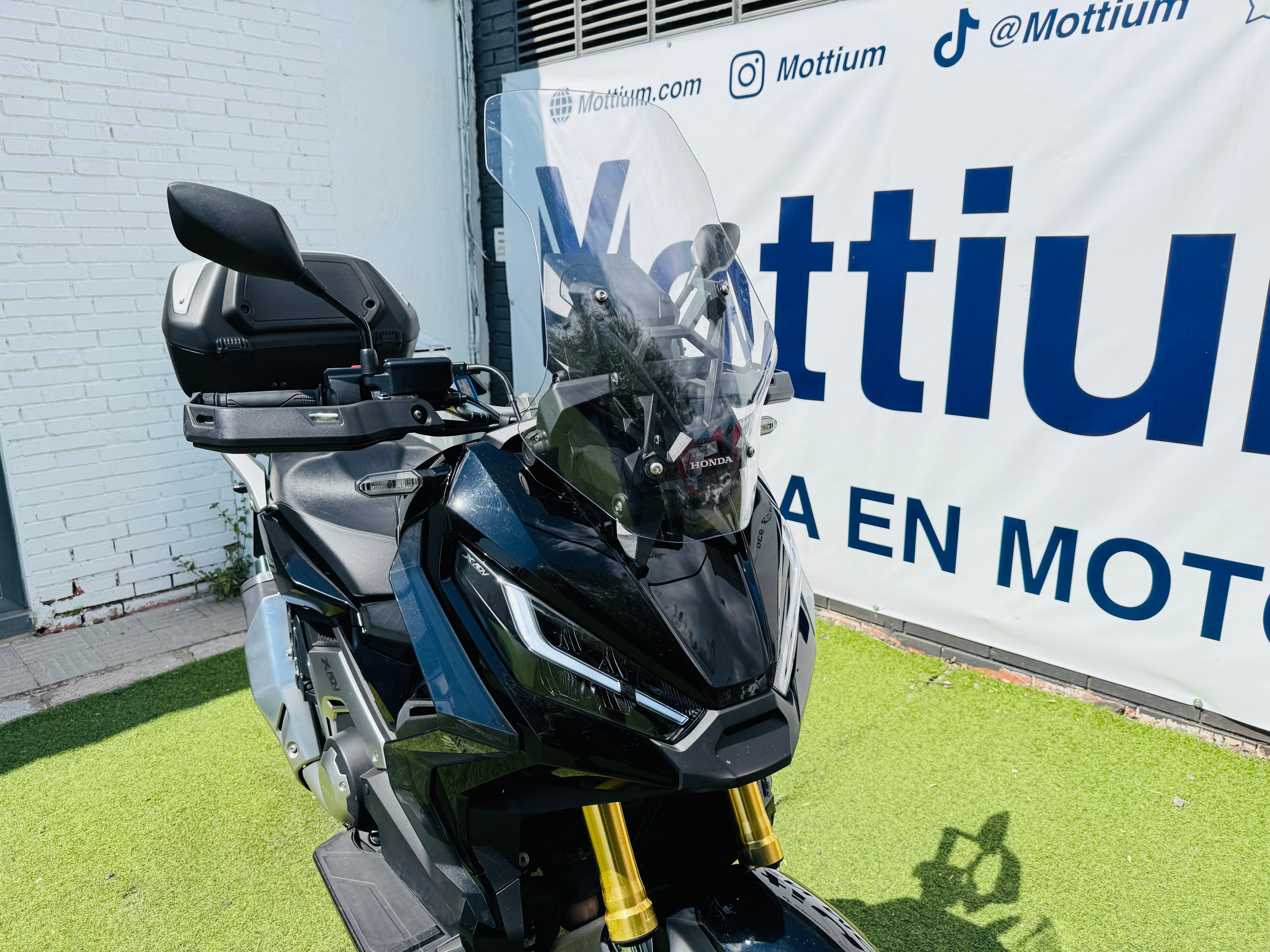 HONDA X-ADV 750