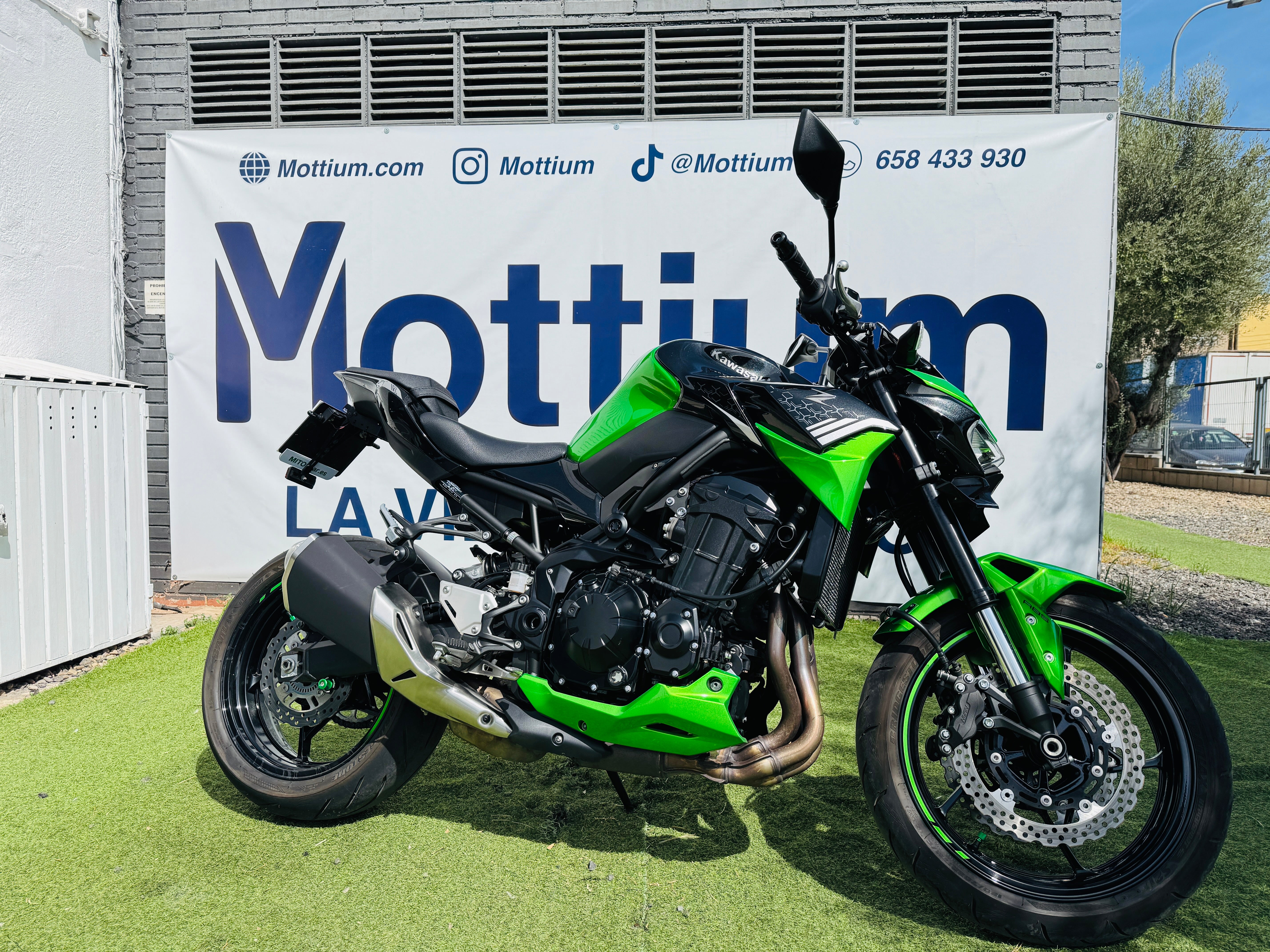 KAWASAKI Z900