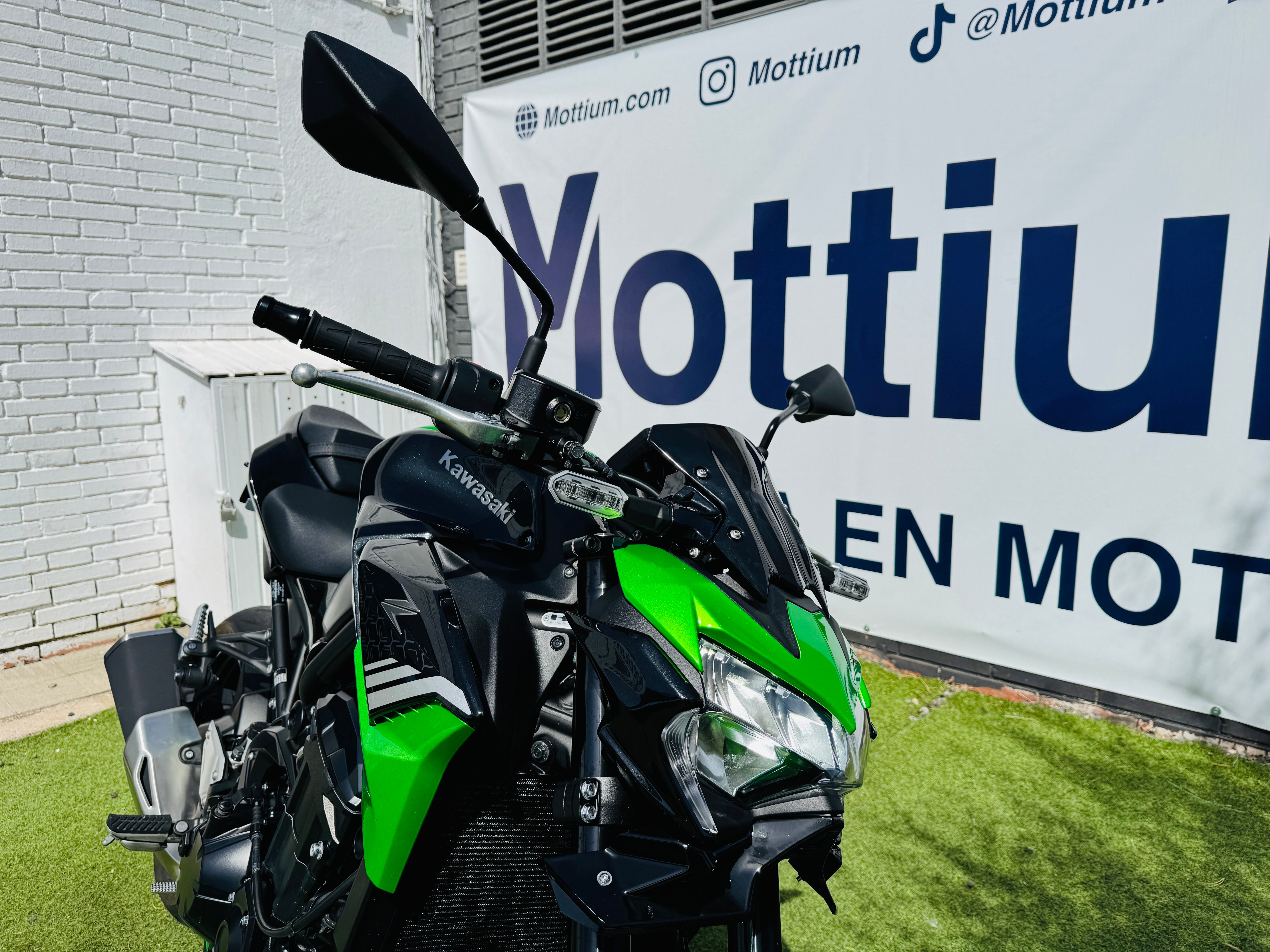 KAWASAKI Z900