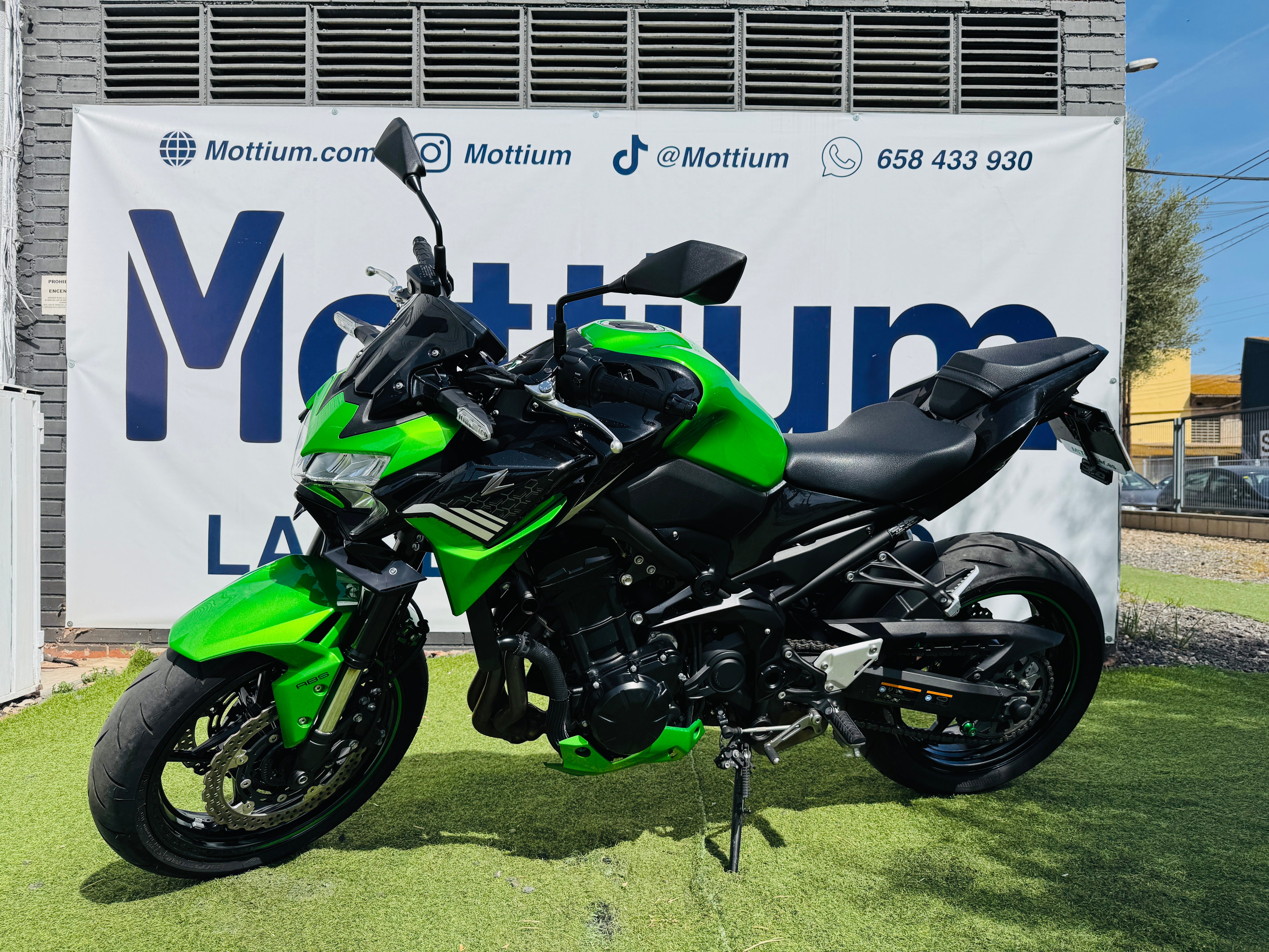 KAWASAKI Z900