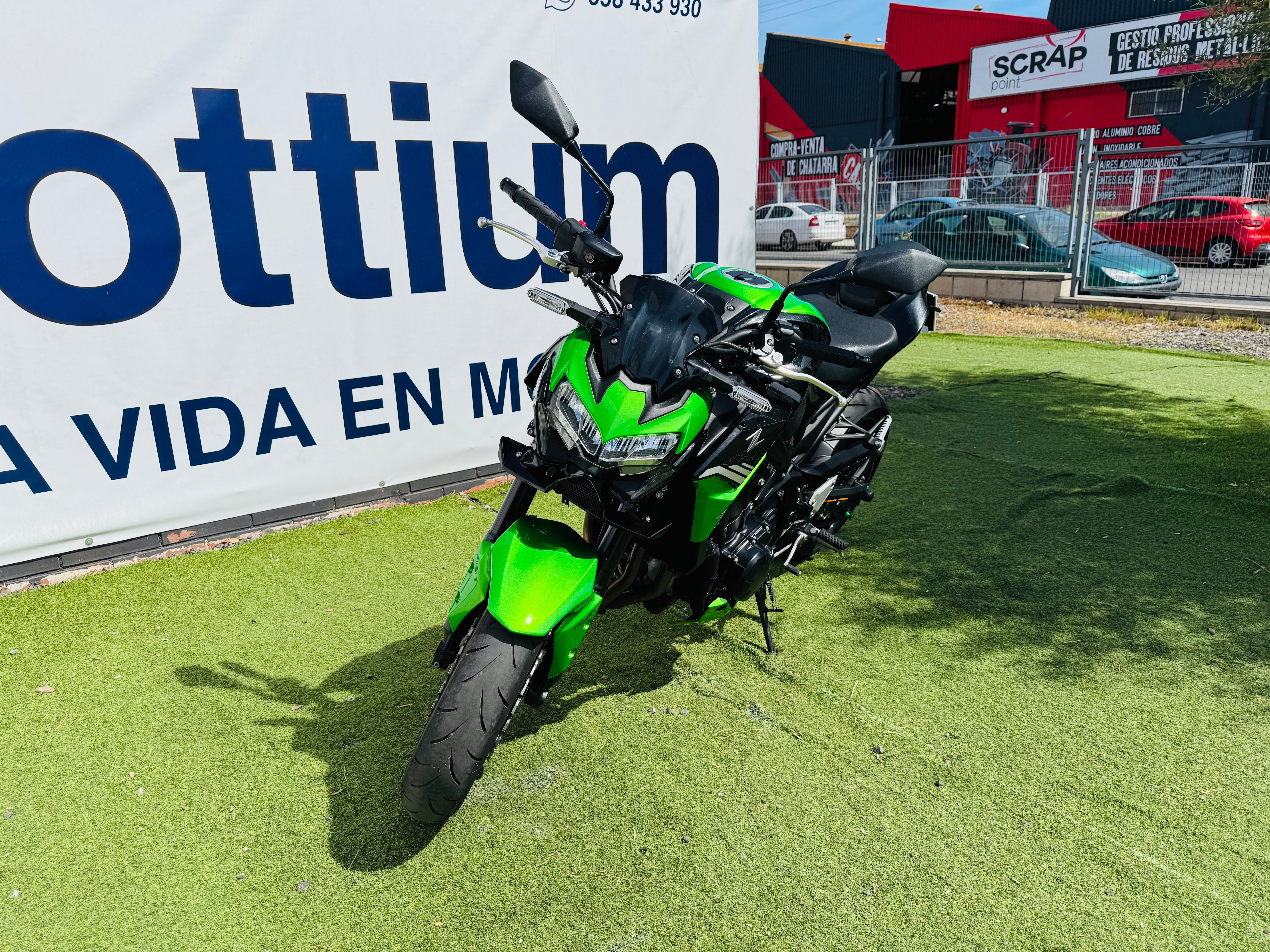 KAWASAKI Z900