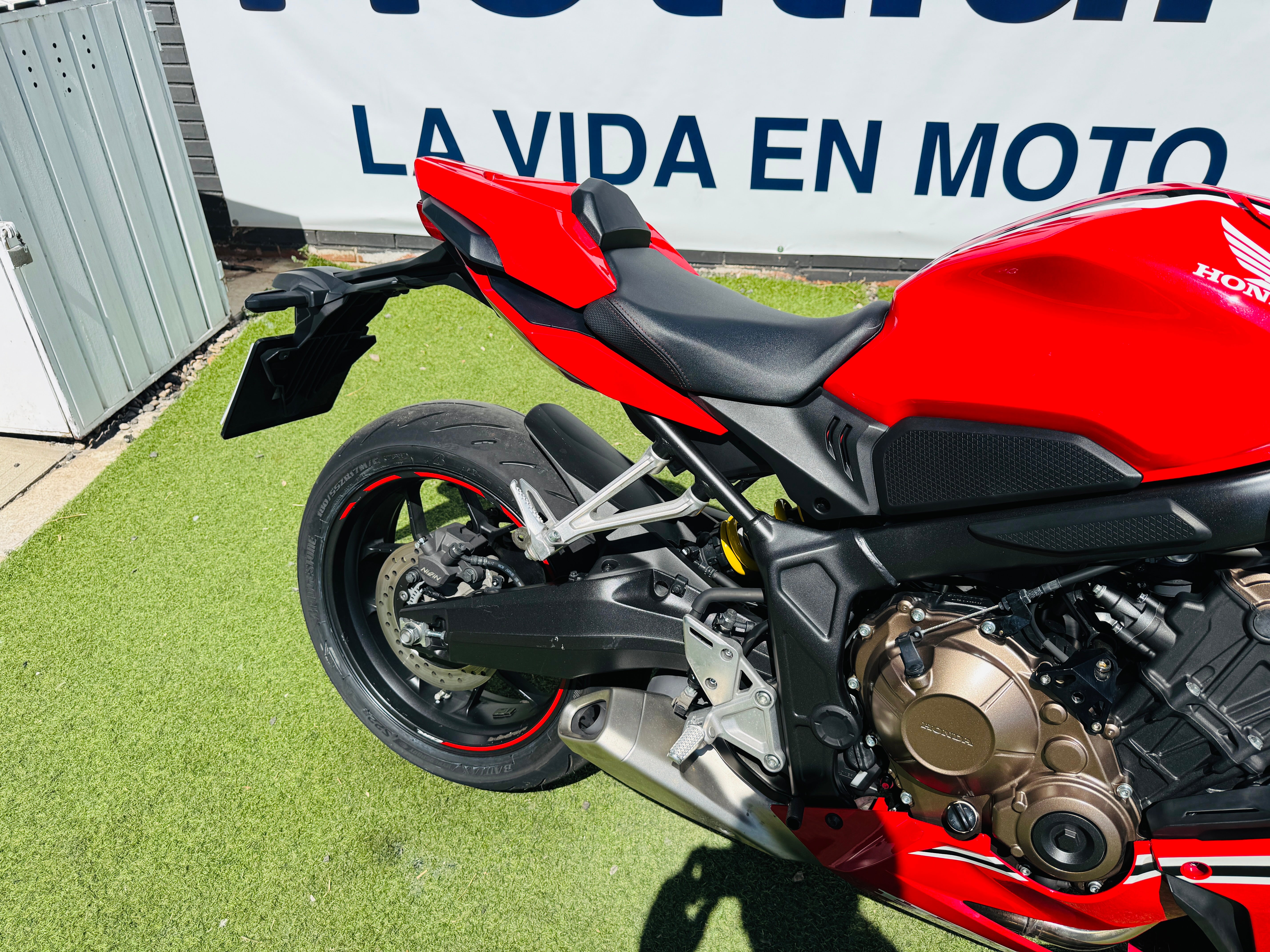HONDA CBR650R