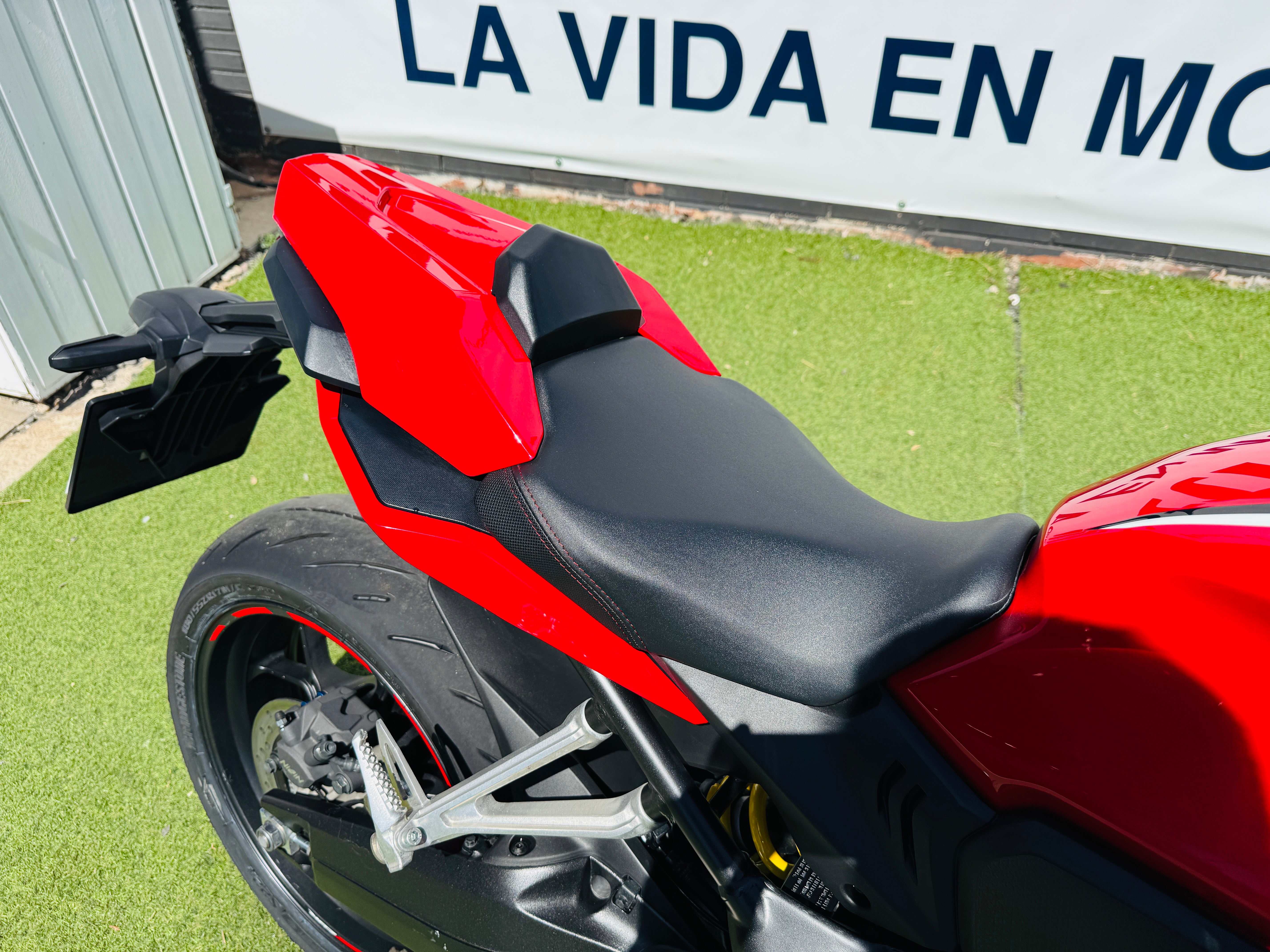 HONDA CBR650R