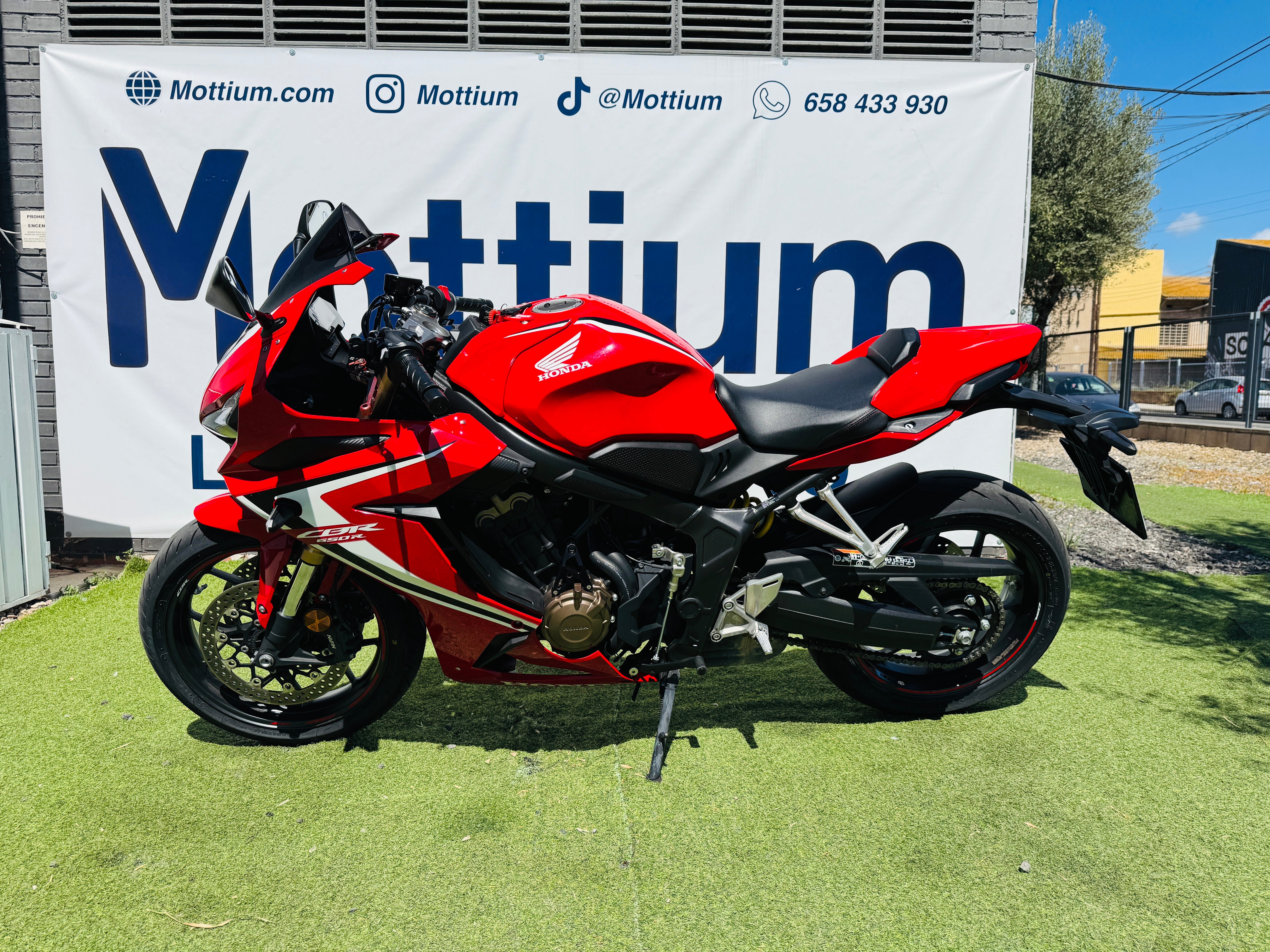 HONDA CBR650R