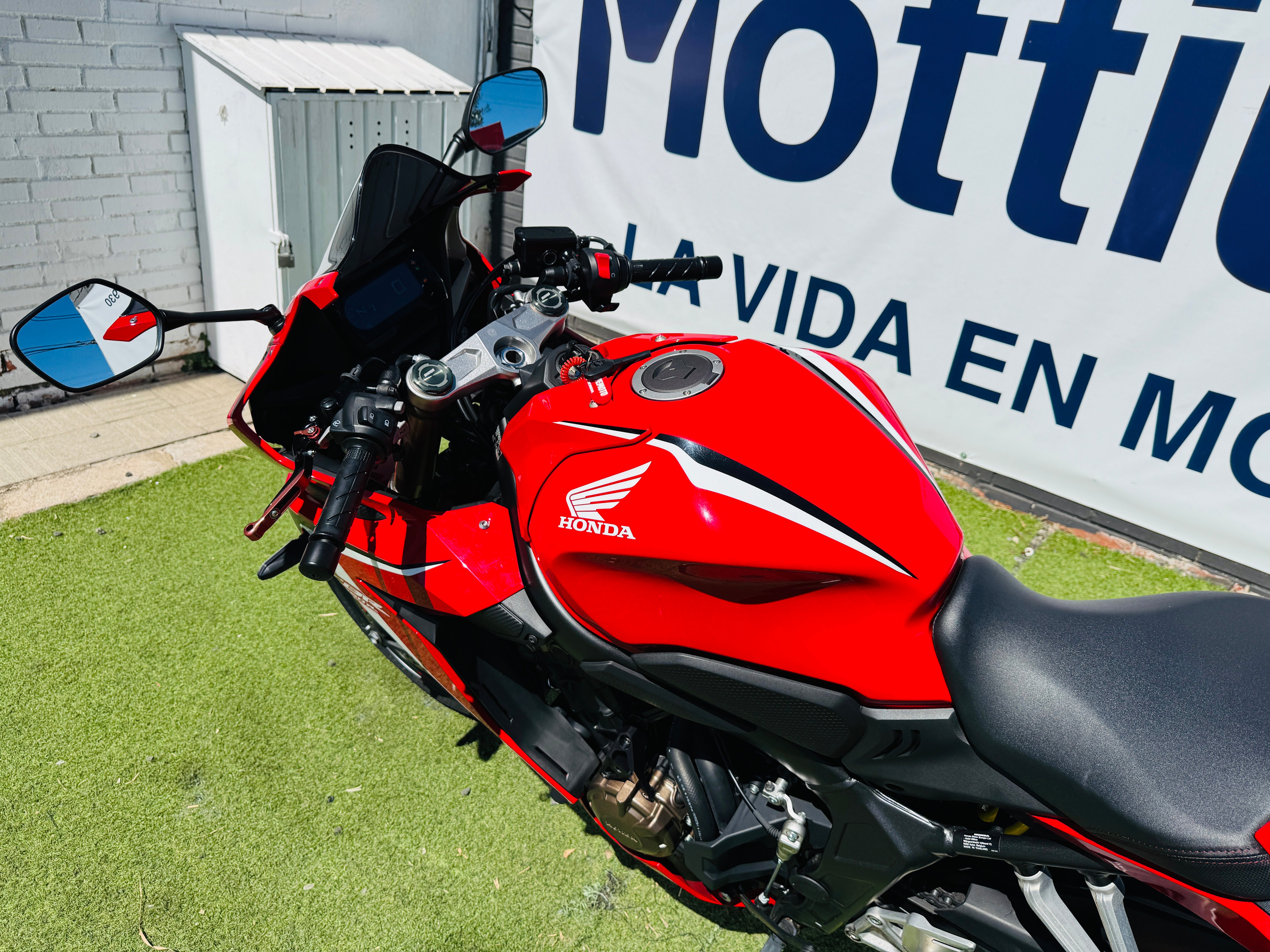 HONDA CBR650R