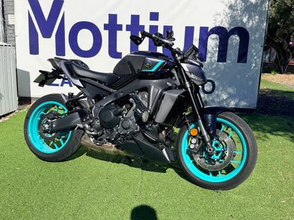 YAMAHA MT-09