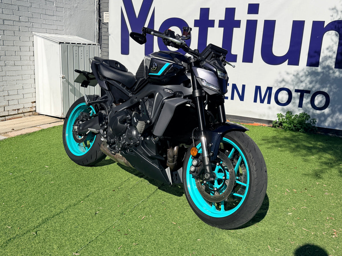 YAMAHA MT-09