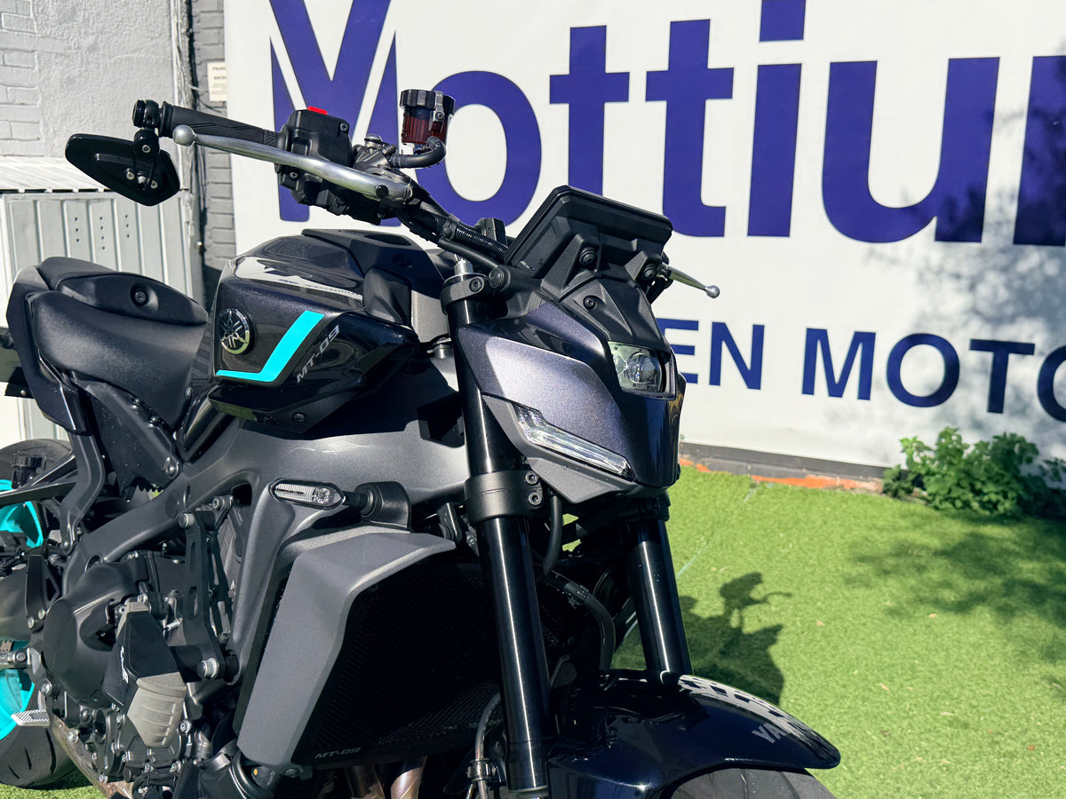 YAMAHA MT-09