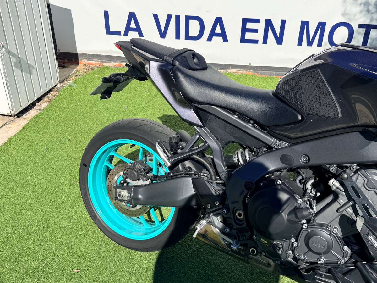 YAMAHA MT-09