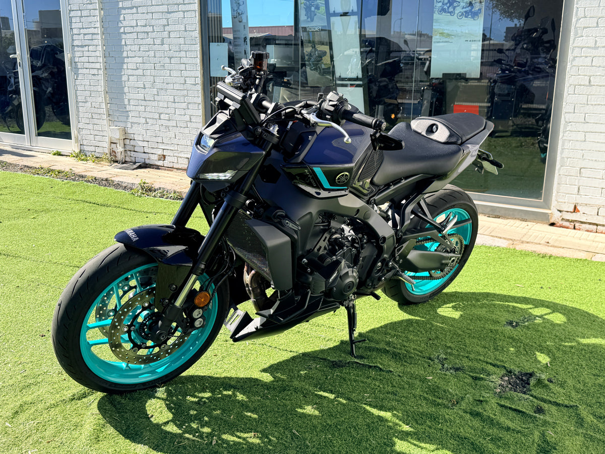 YAMAHA MT-09