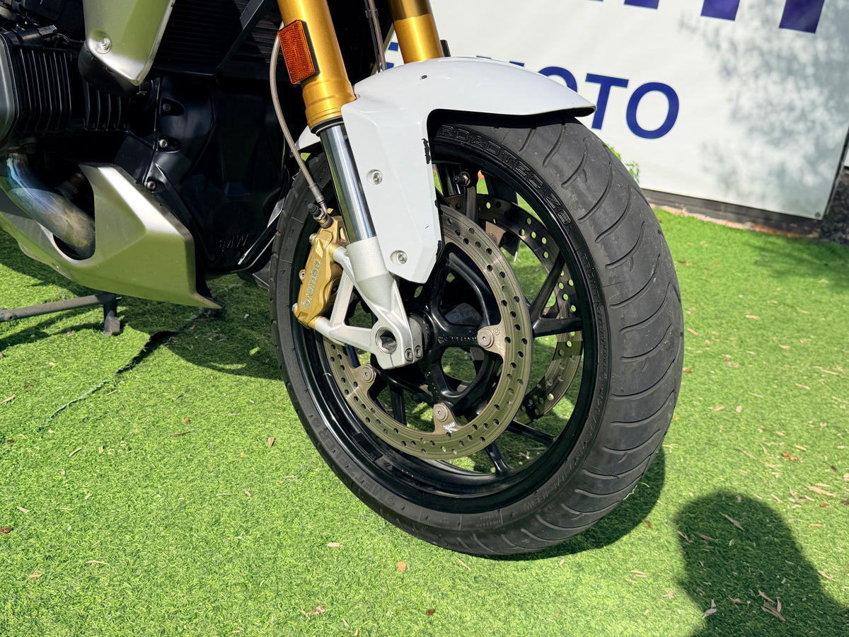BMW R1250R