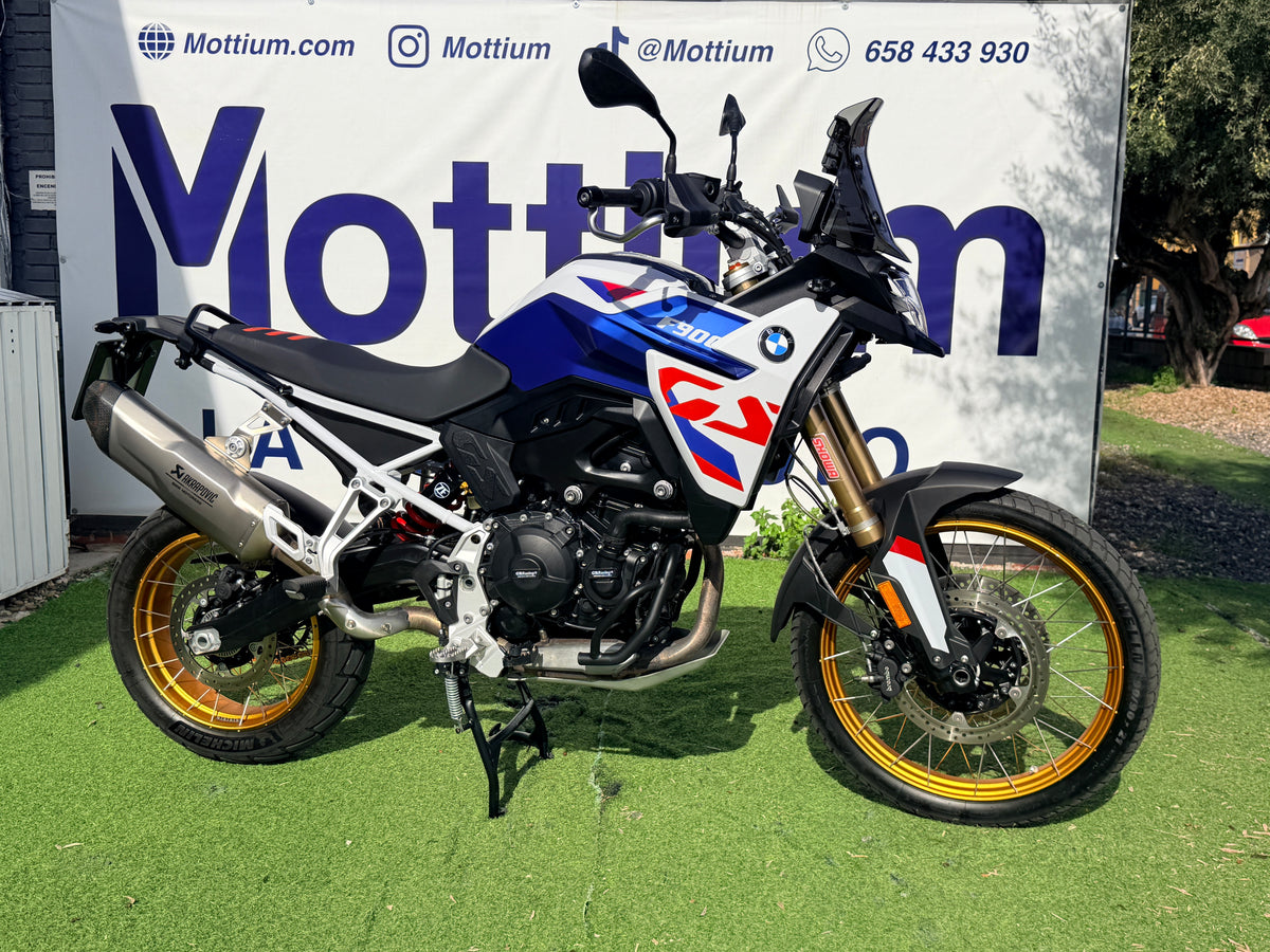 BMW F900GS